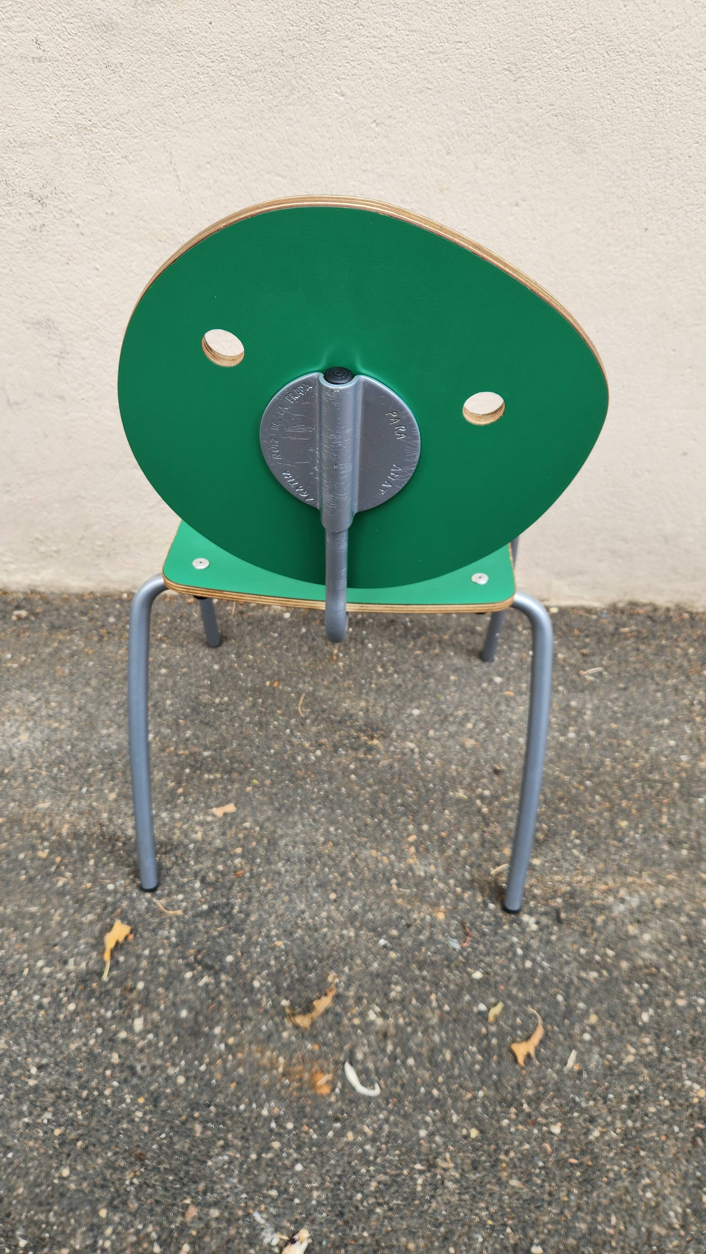 "Smile / Face" design chairs by Agatha Ruiz de la Prada - AMAT