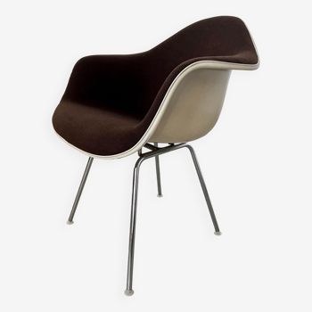 Ancien fauteuil design Charles et Ray Eames Vitra des années 70 fibre de verre armchair tissu