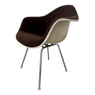 Ancien fauteuil design Charles et Ray Eames Vitra des années 70 fibre de verre armchair tissu