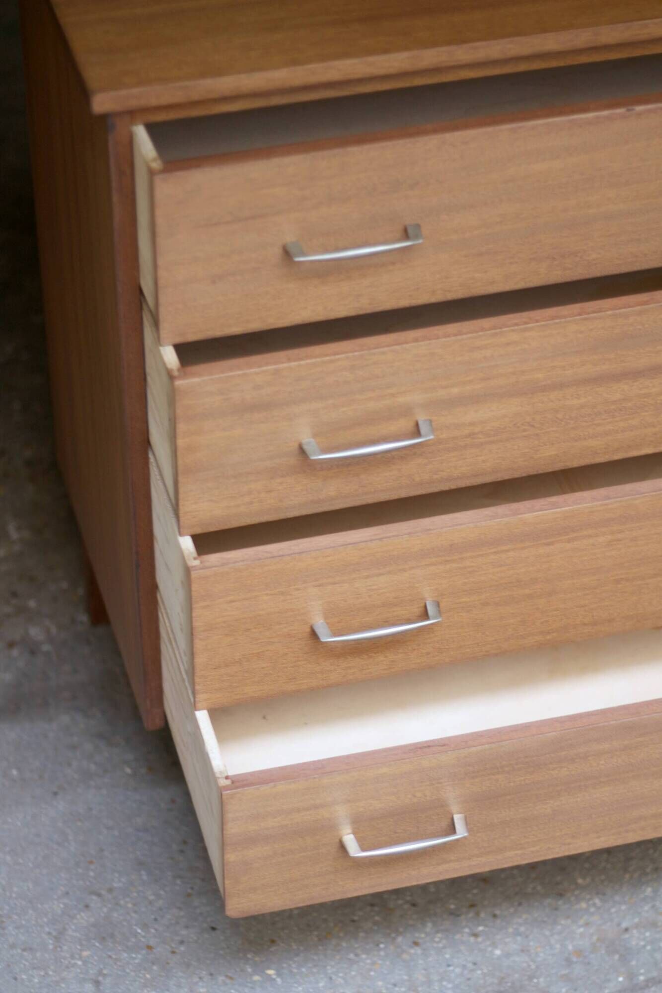 Belle commode vintage (années 60/70). Rénovée.