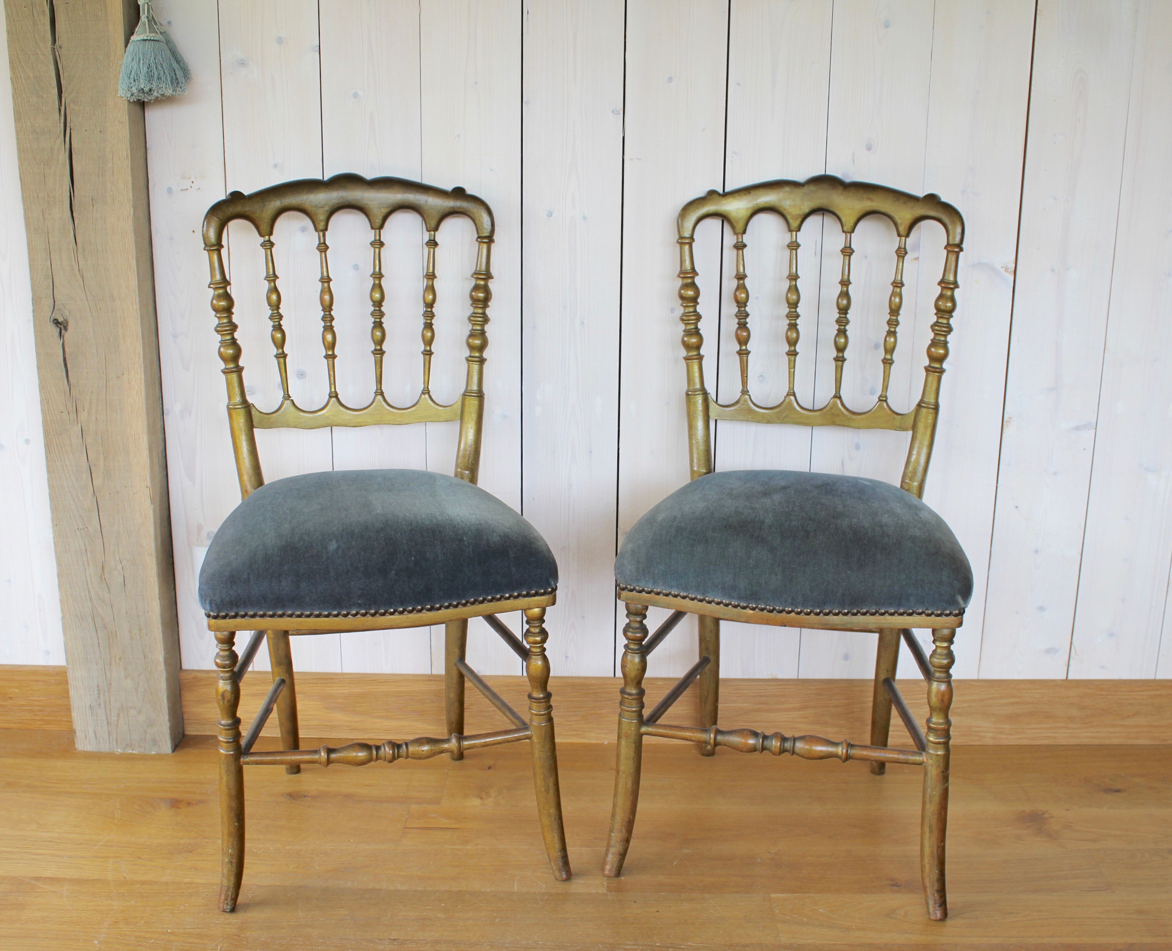 Paire de chaises dorées Napoléon III