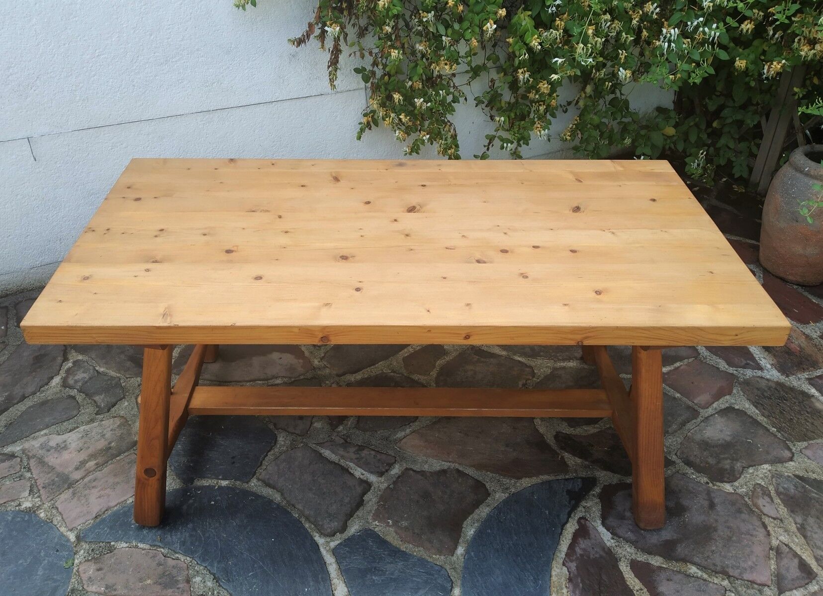 Table chalet feet compass