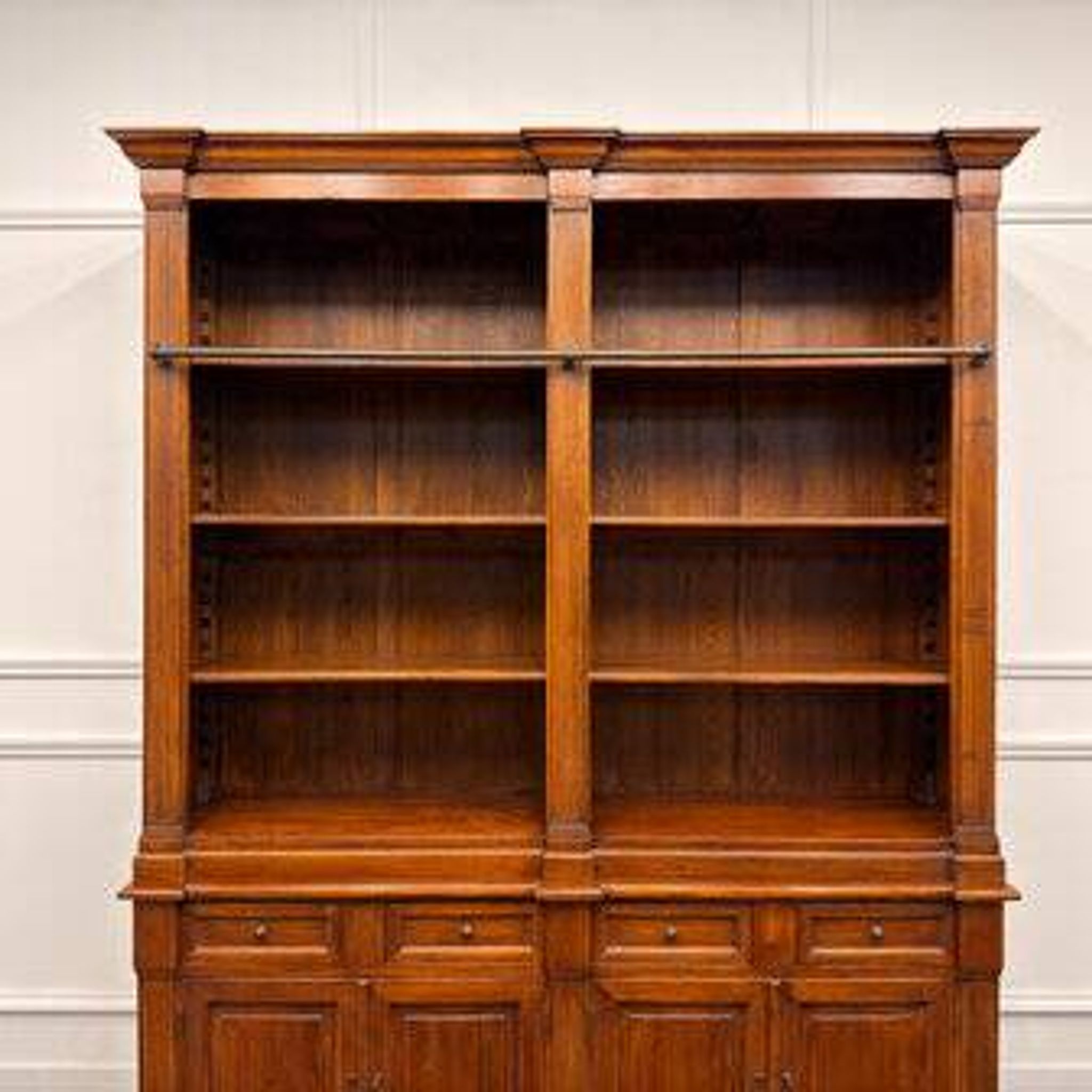 Large classic English Eichholtz bookcase