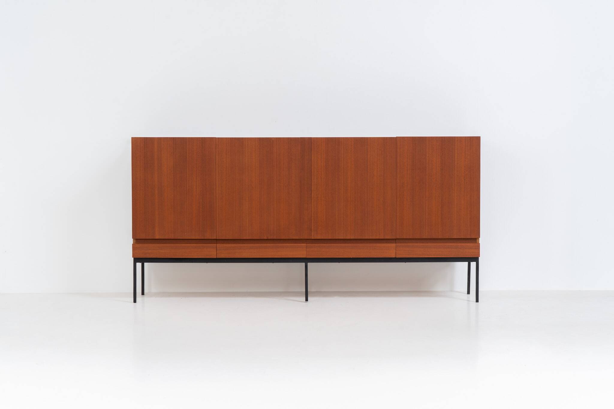 Buffet B60 par Dieter Waeckerlin pour Behr