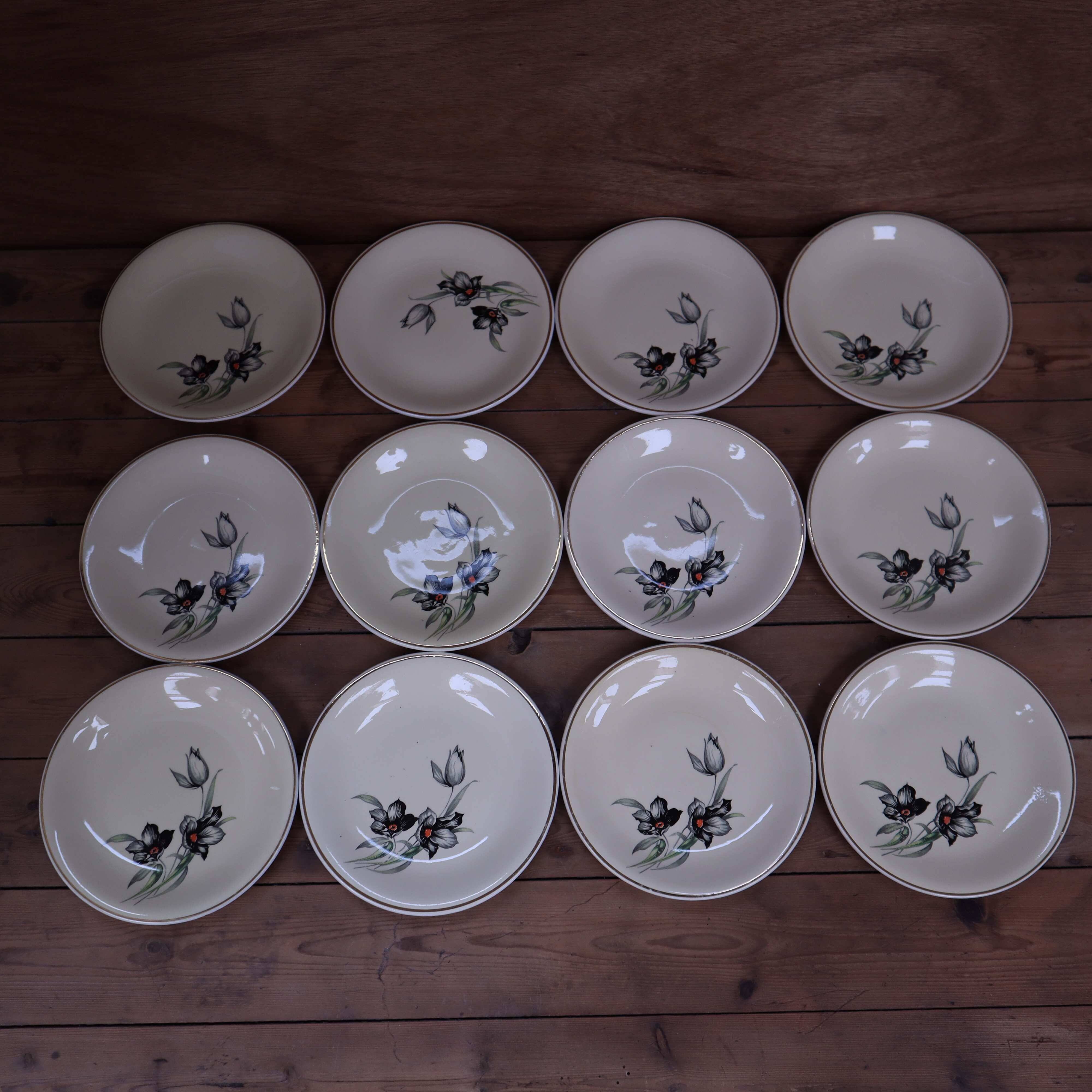 12 dessert plates, Tulips model, Céranord St Amand