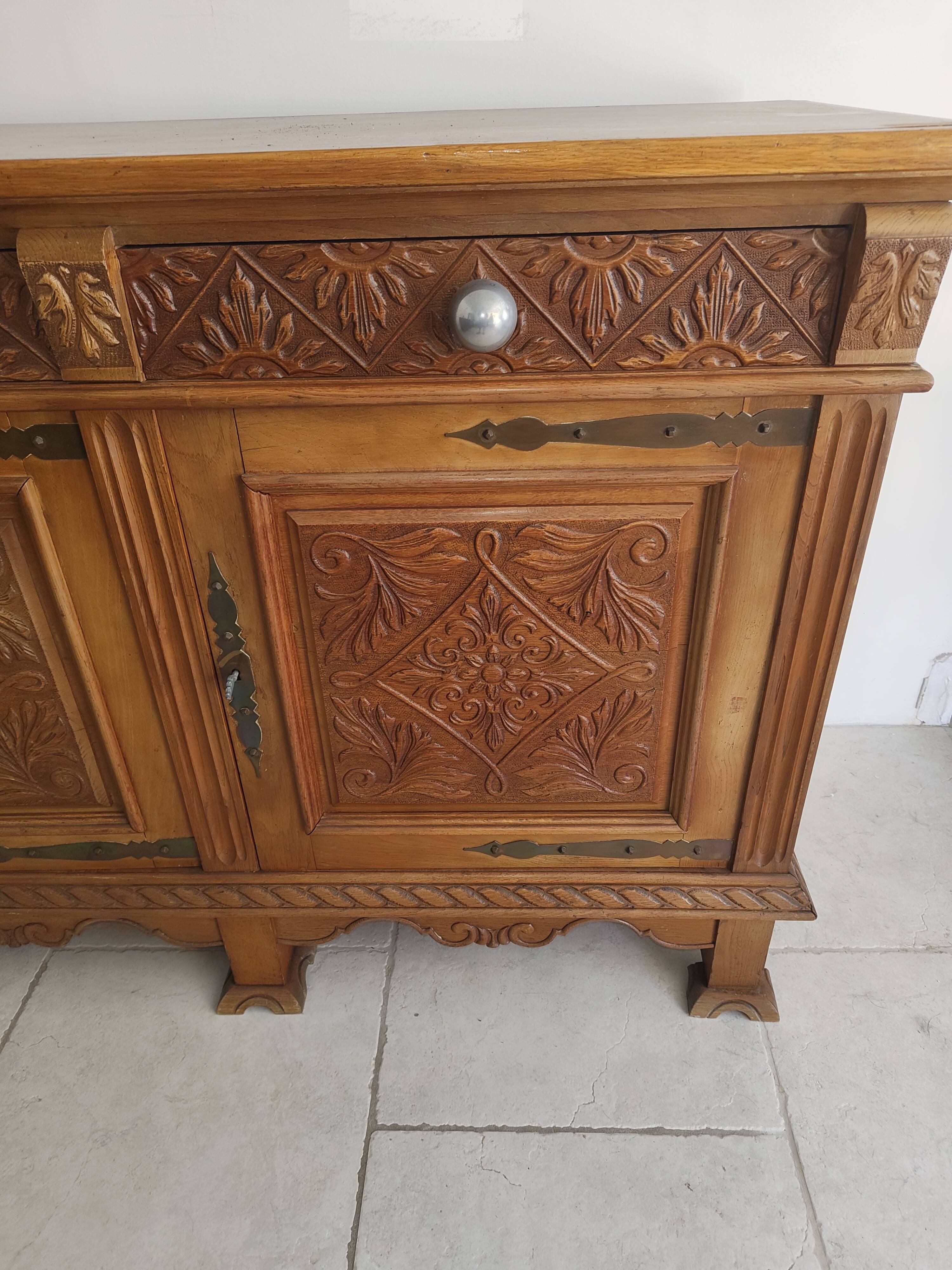 Antique oak sideboard – Stamped "RF" (Origin Administration)