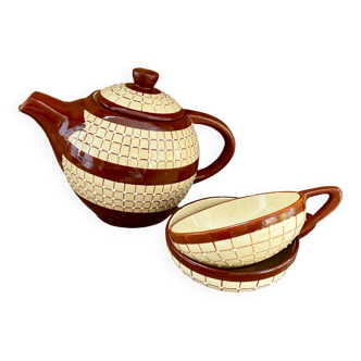 Vintage teapot and cups Made in France