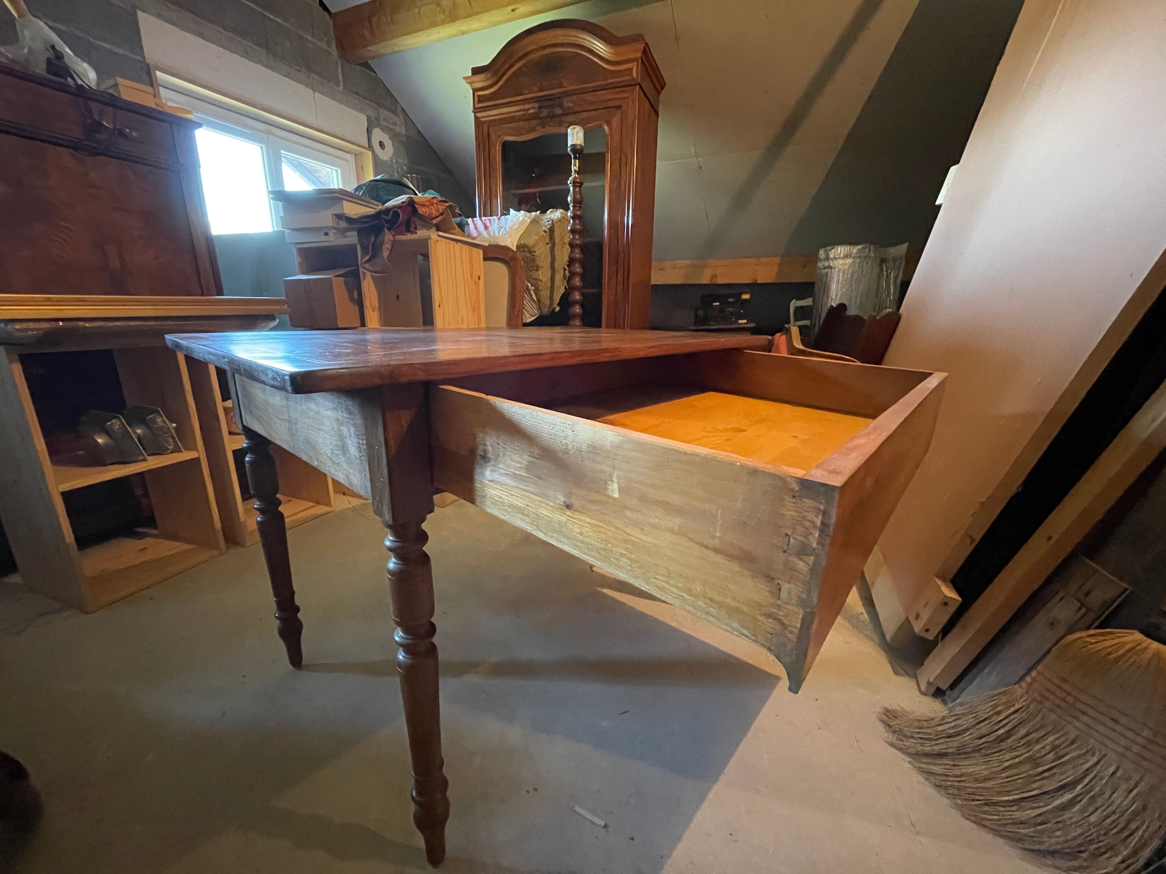 Walnut desk marquetry
