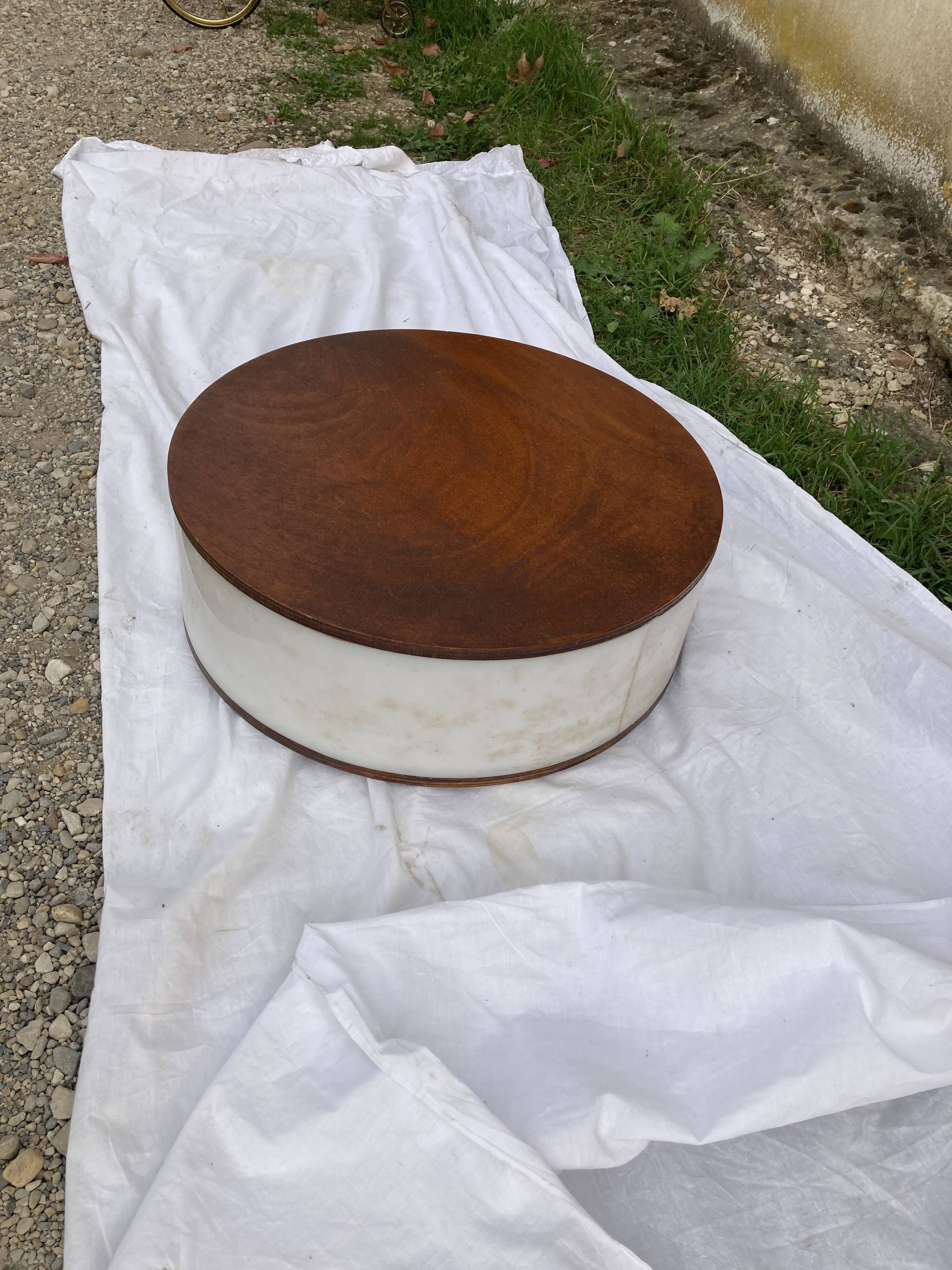 Round of light to pose design 70s