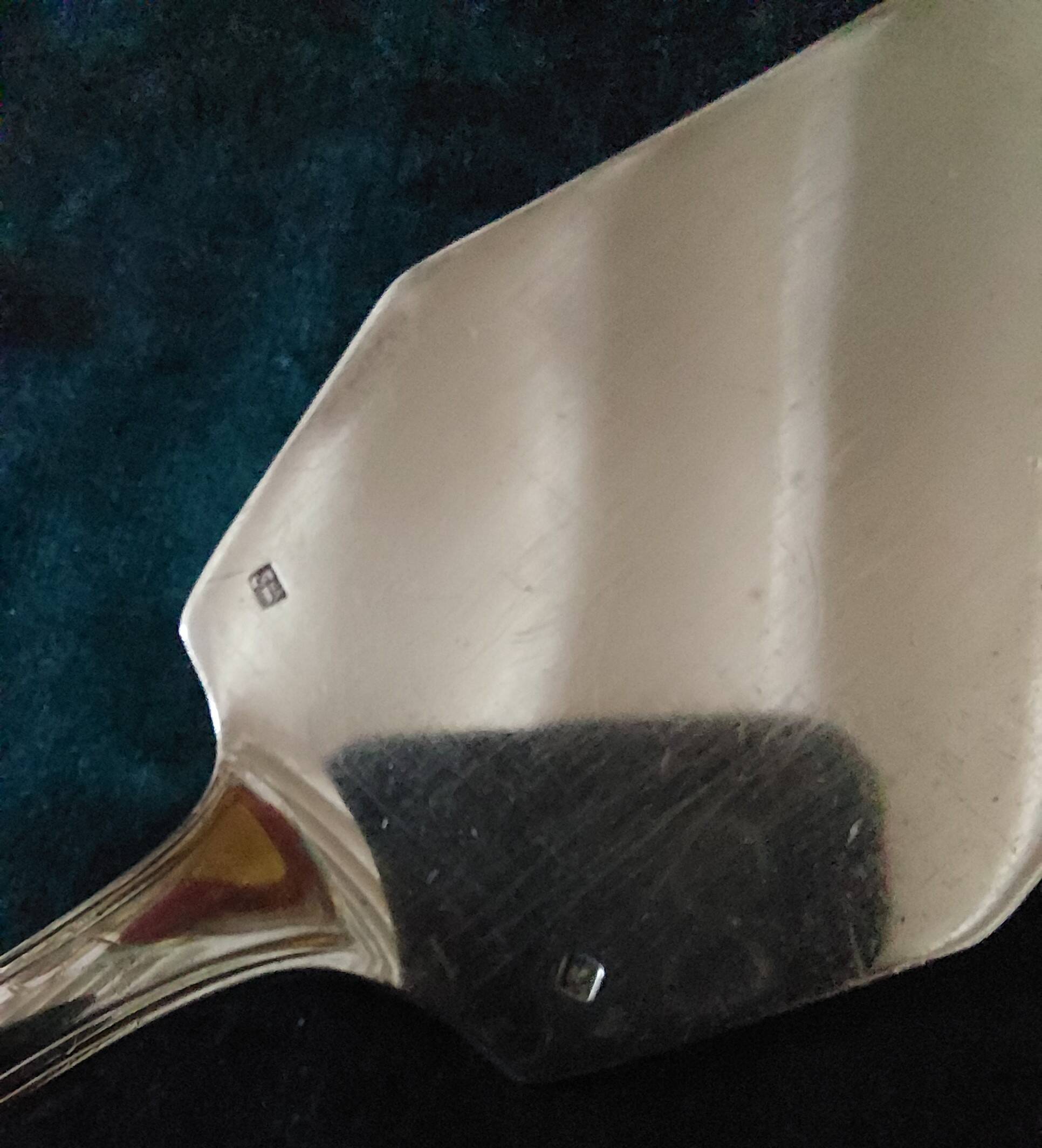 Silver-plated metal pie server, 3g, hallmark to be determined