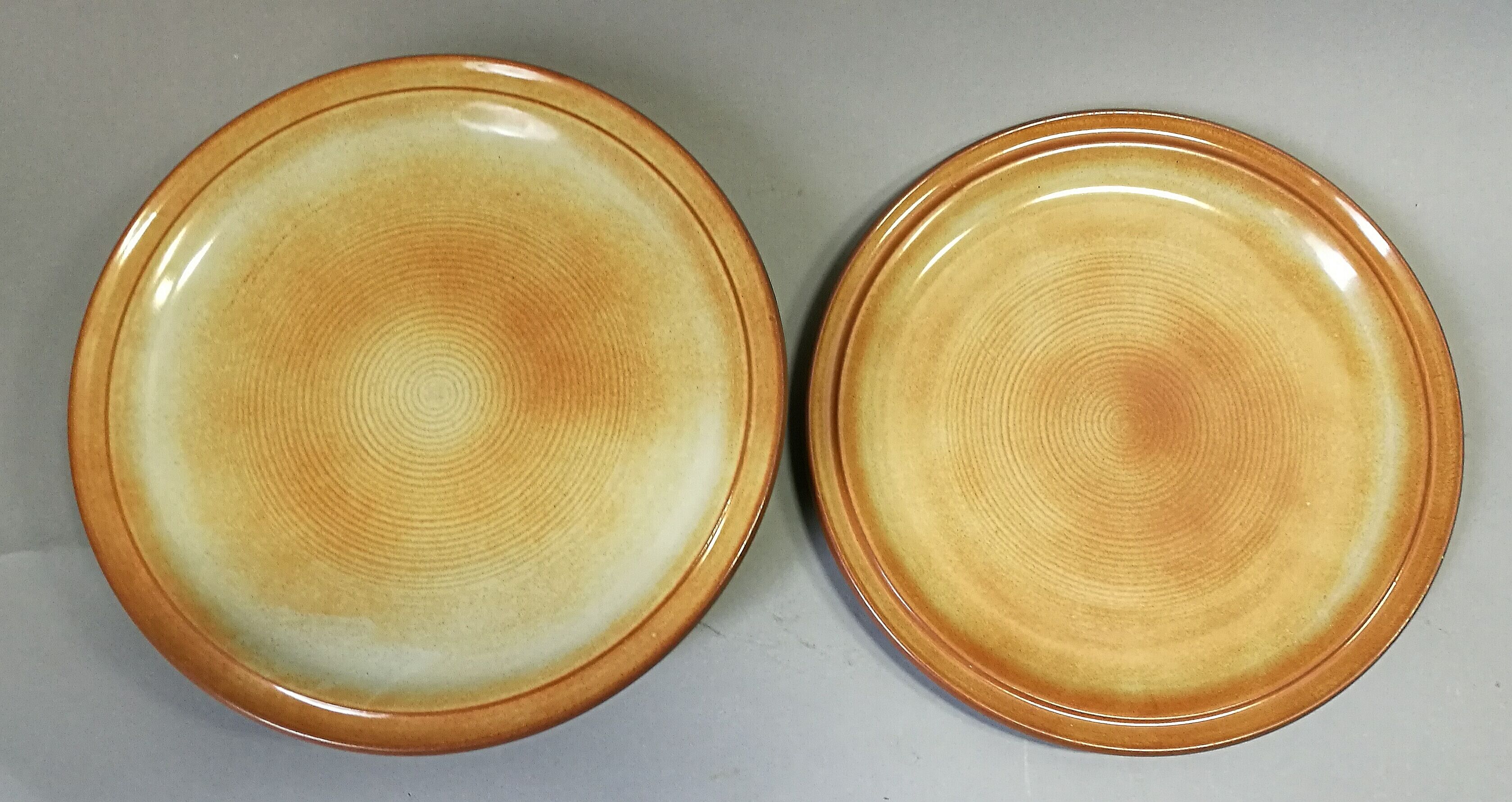 6 flat plates in sandstone of potter