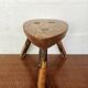Tabouret de traite, Brutaliste