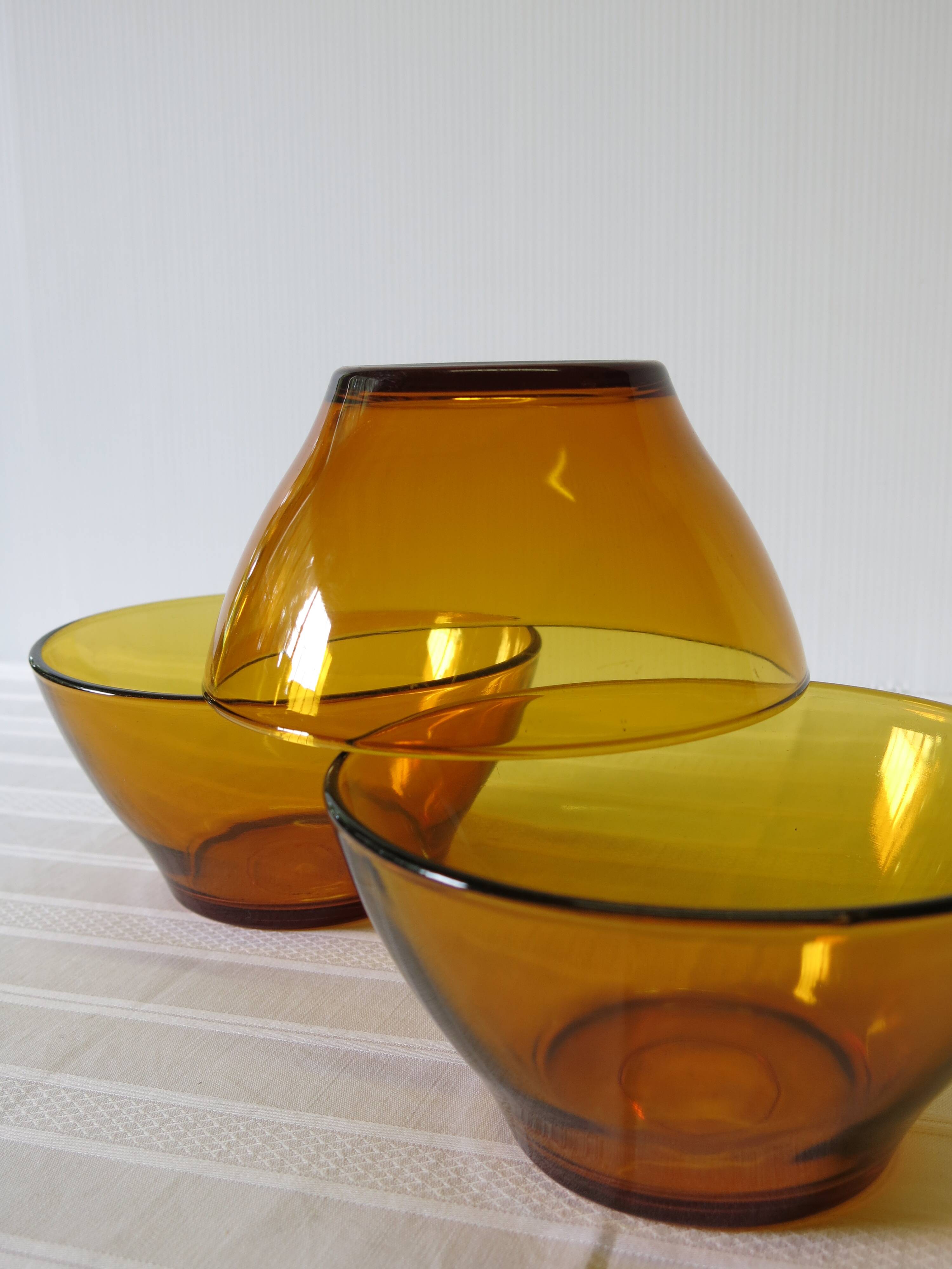 3 yellow amber glass bowls from Duralex in very good condition