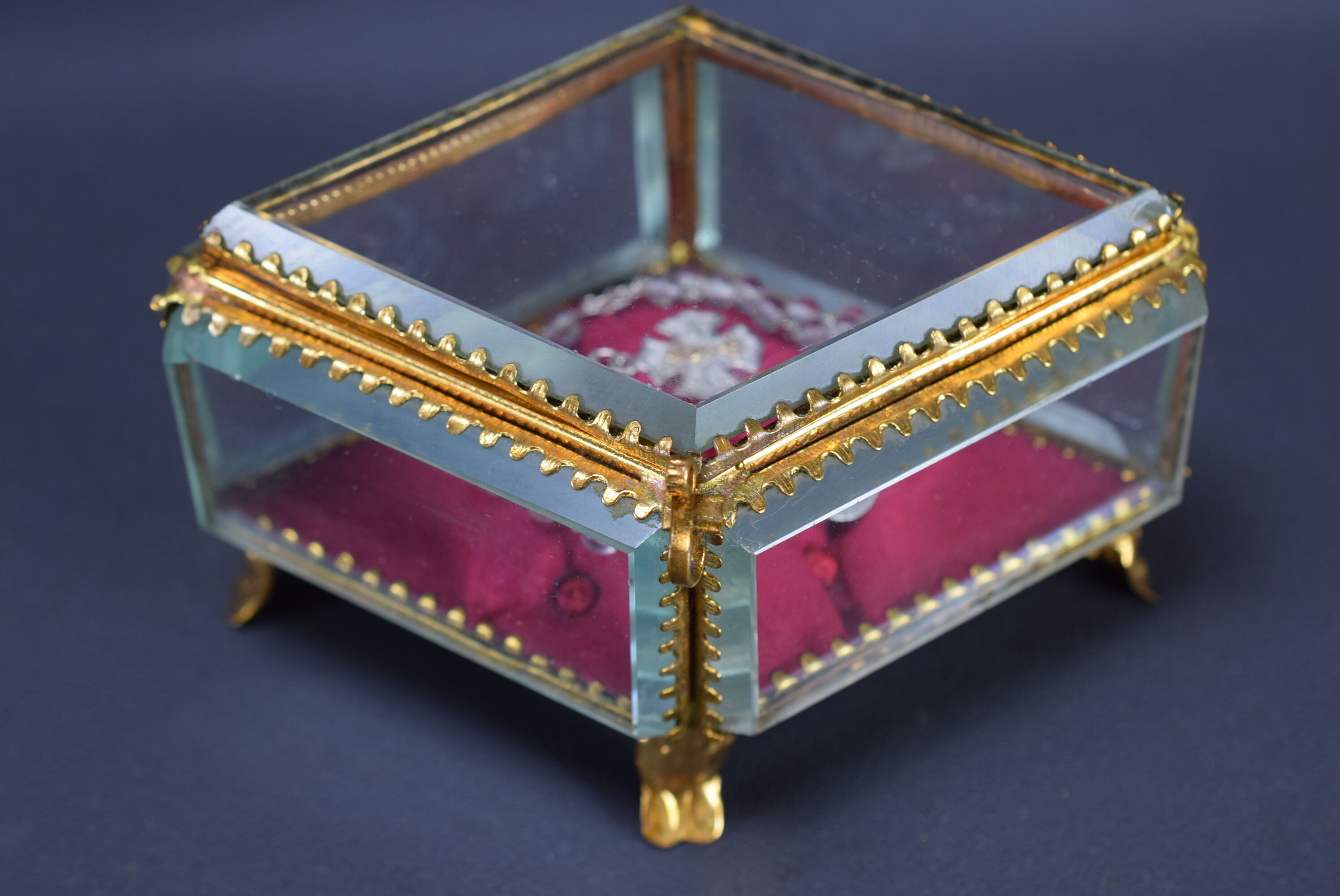 Jewelry box 1900 in beveled glass and brass