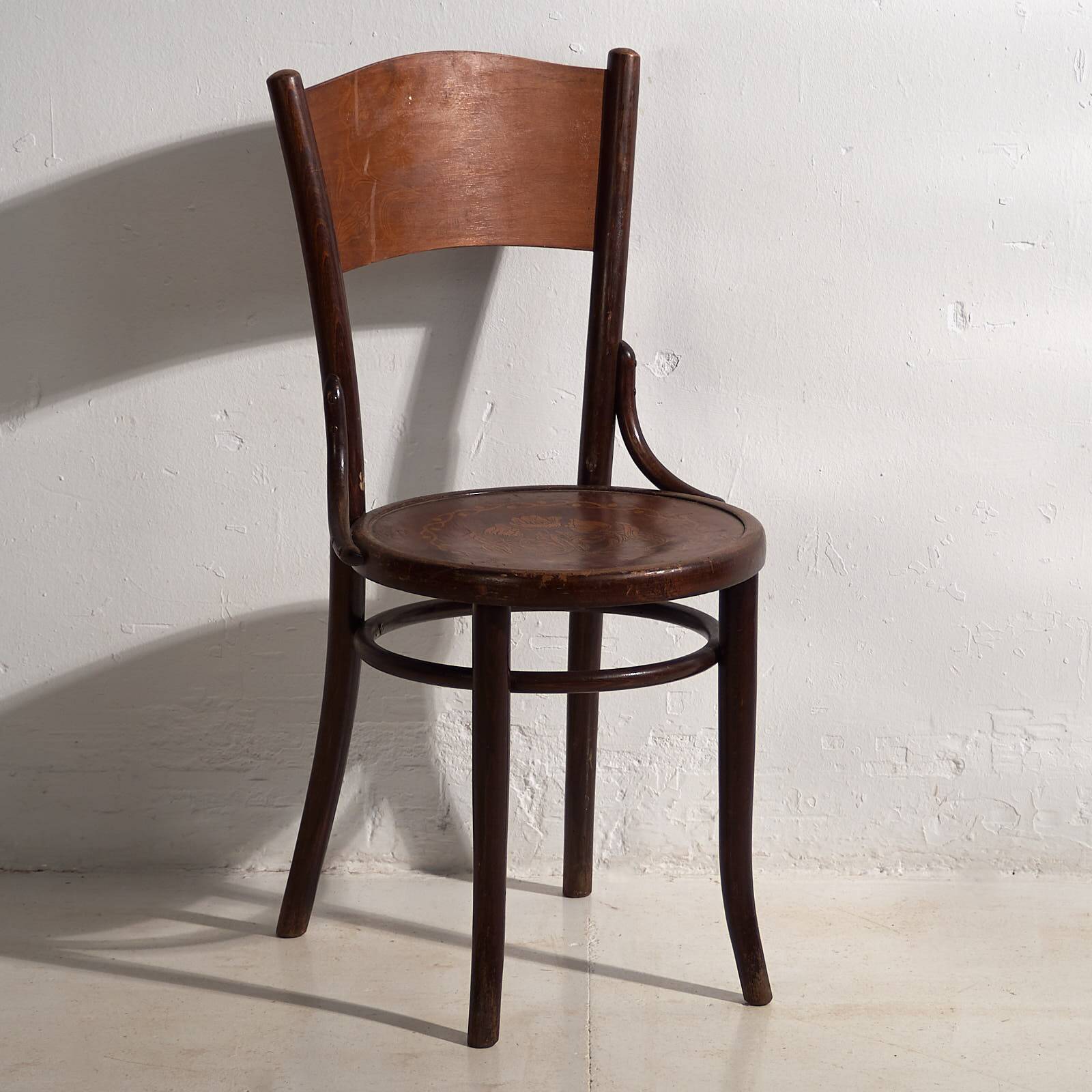Antique Thonet dining room chairs (c.1900). Set of 4 pieces