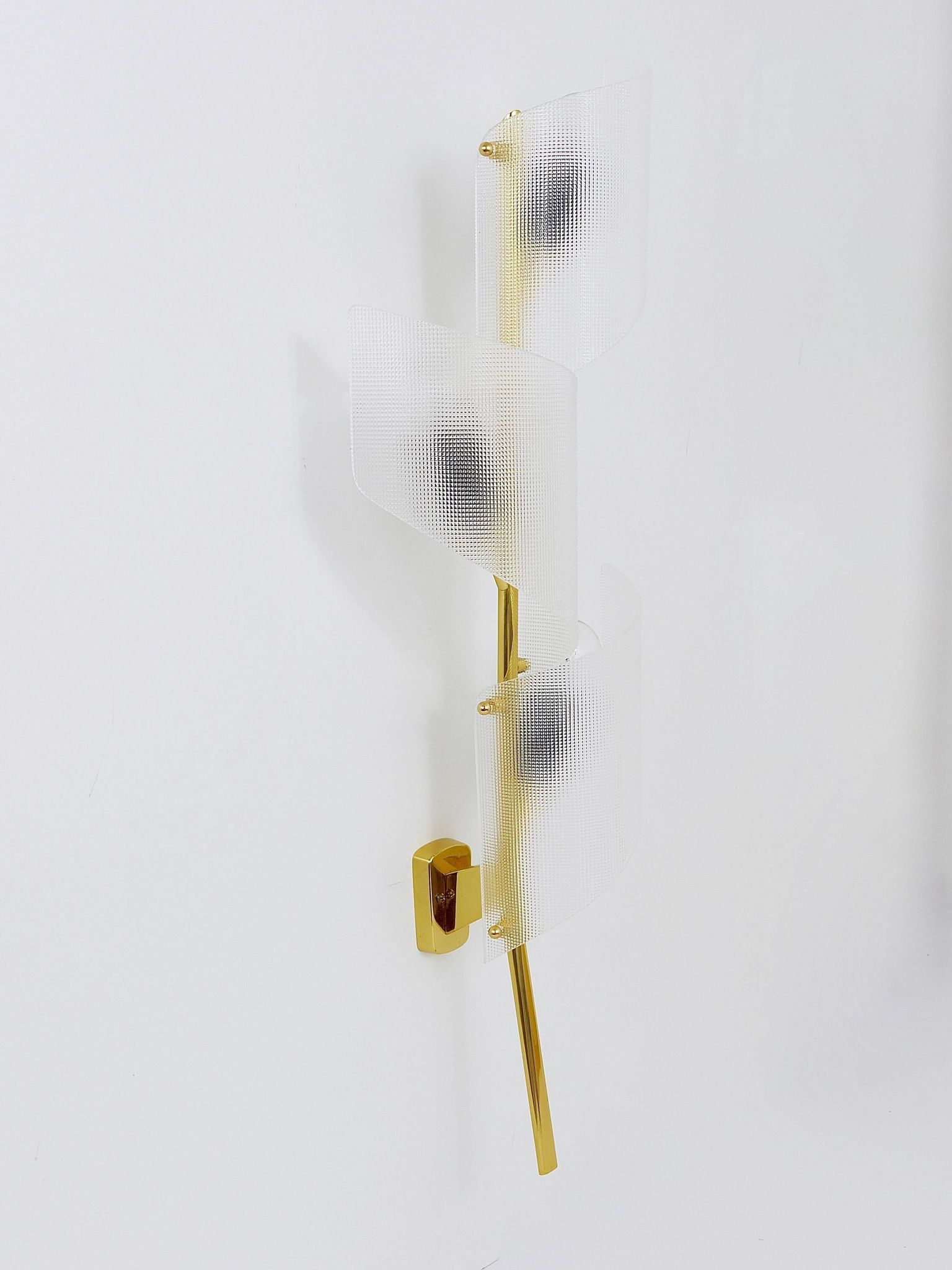 J.T. Kalmar Two Pairs of Large Floral Wall Sconces Auguri in Brass, Austria, 1950s