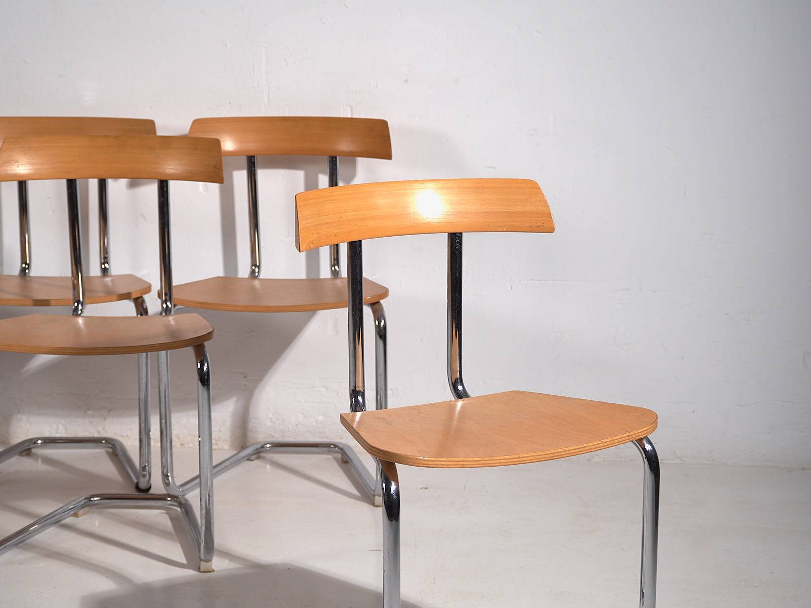 Vintage industrial style chairs (c.1960). Set of 4 pieces