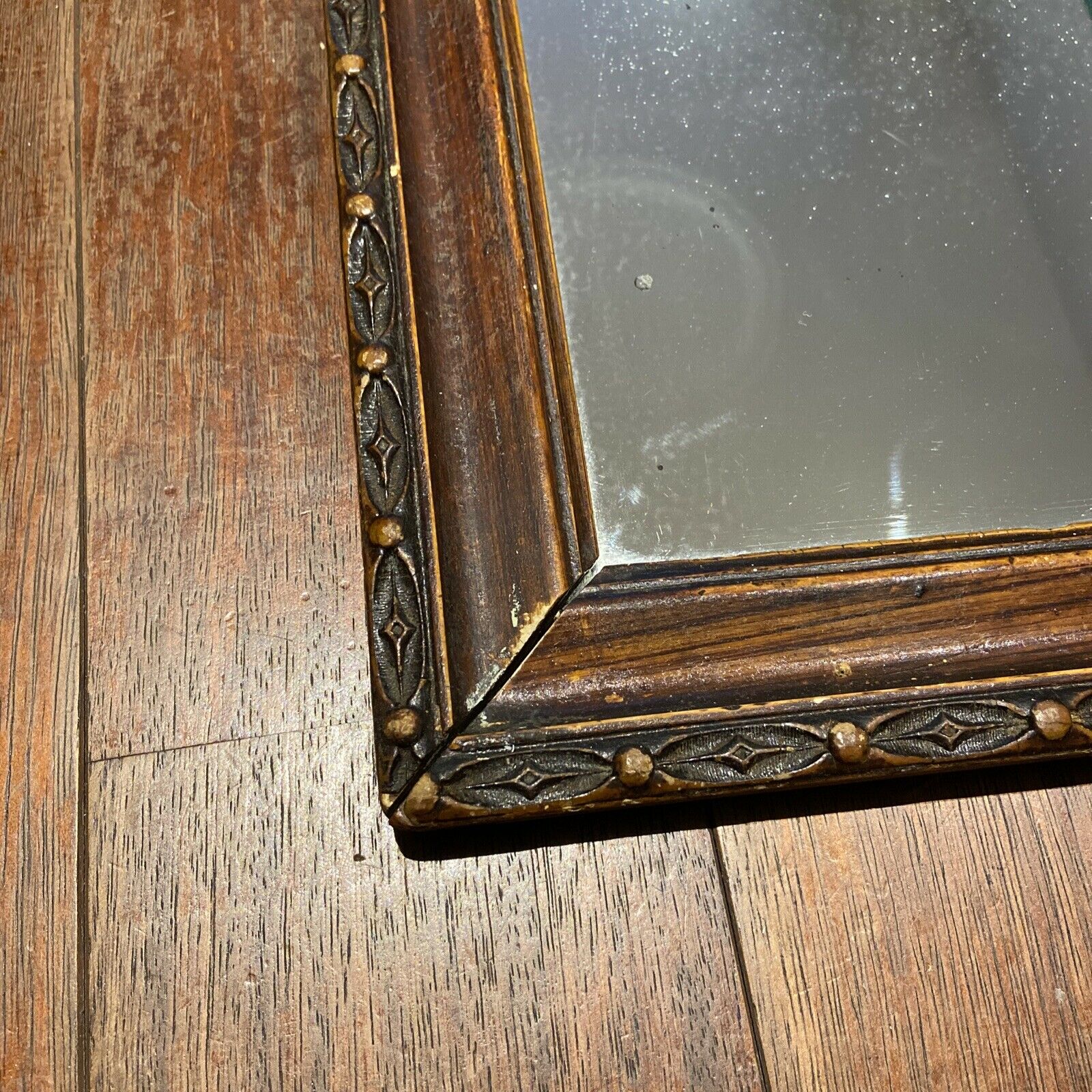 Rectangular wall mirror with wooden frame 47,5x29cm