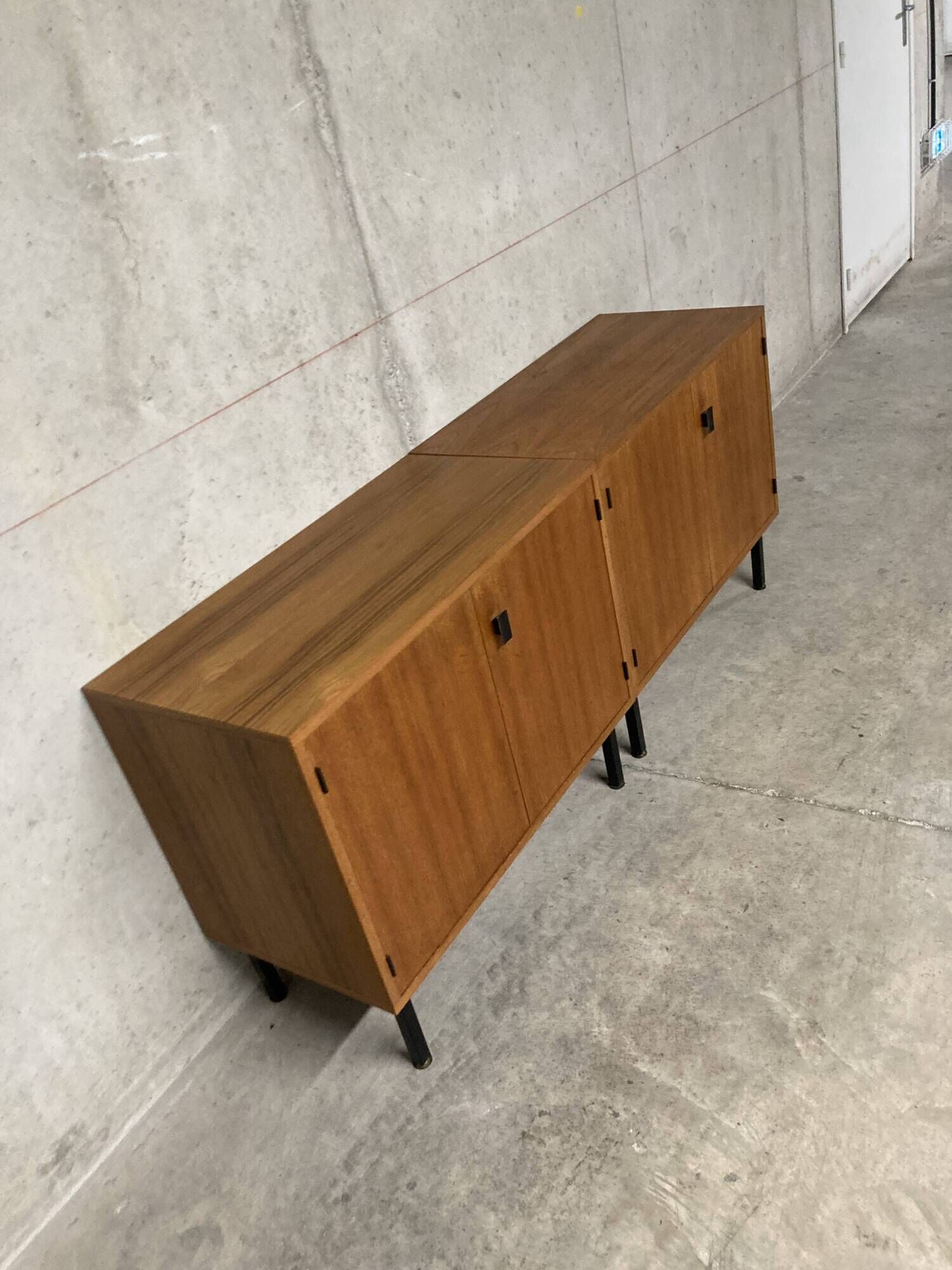 Enfilade moderniste deux buffets teck Antoine Philippon et Jacqueline Lecoq
