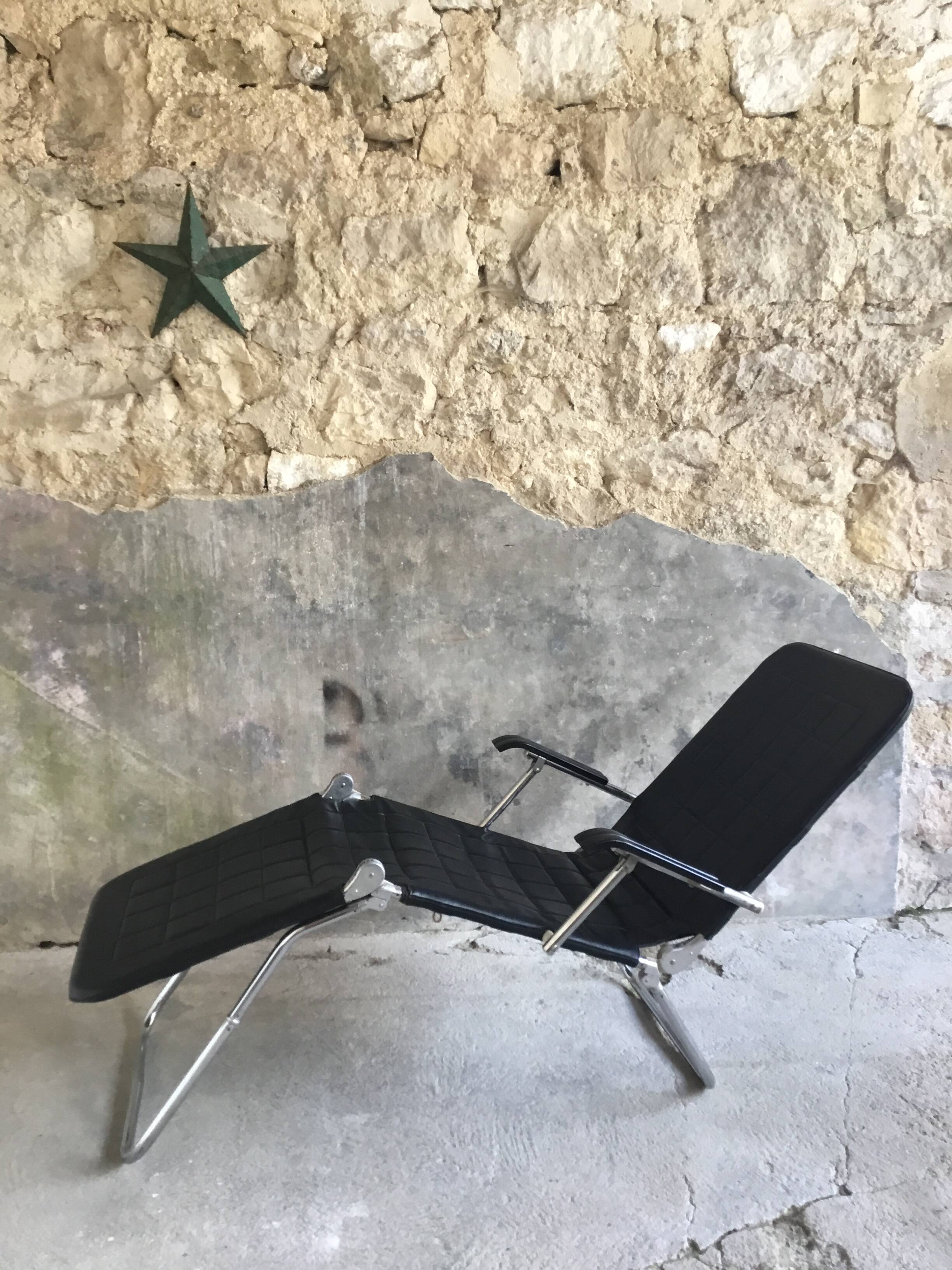 Condor lounge chair or deckchair in black leather - made in France - design 1970