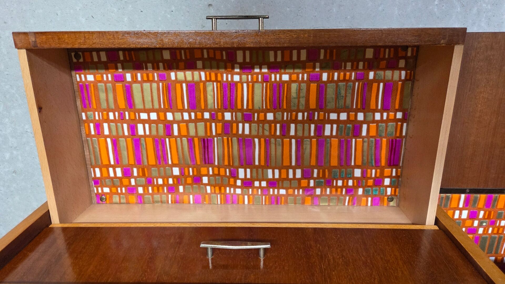 Small Scandinavian low sideboard 1960 vintage with tapered legs.