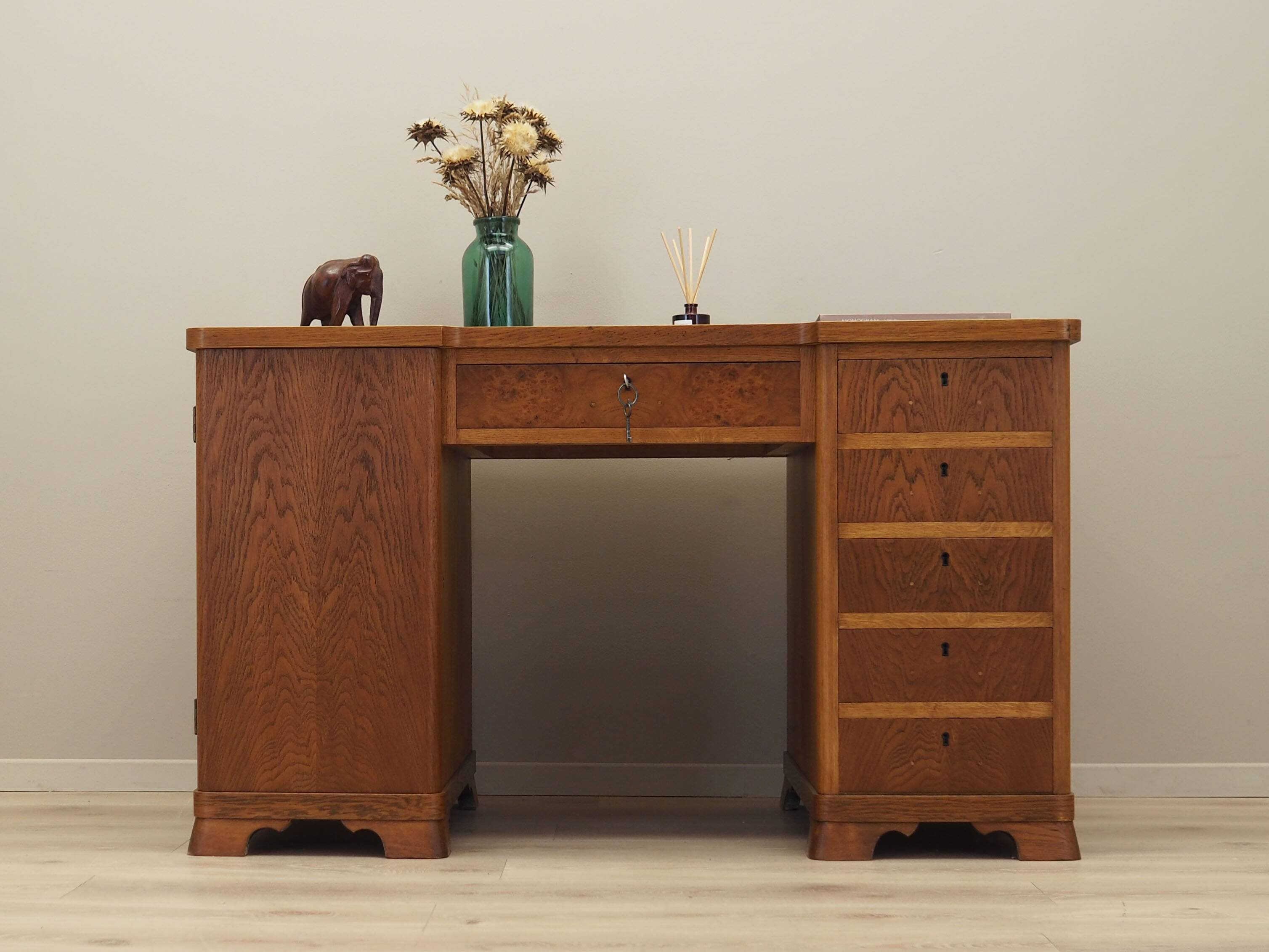 Oak desk, Danish design, 1960s, production: Denmark