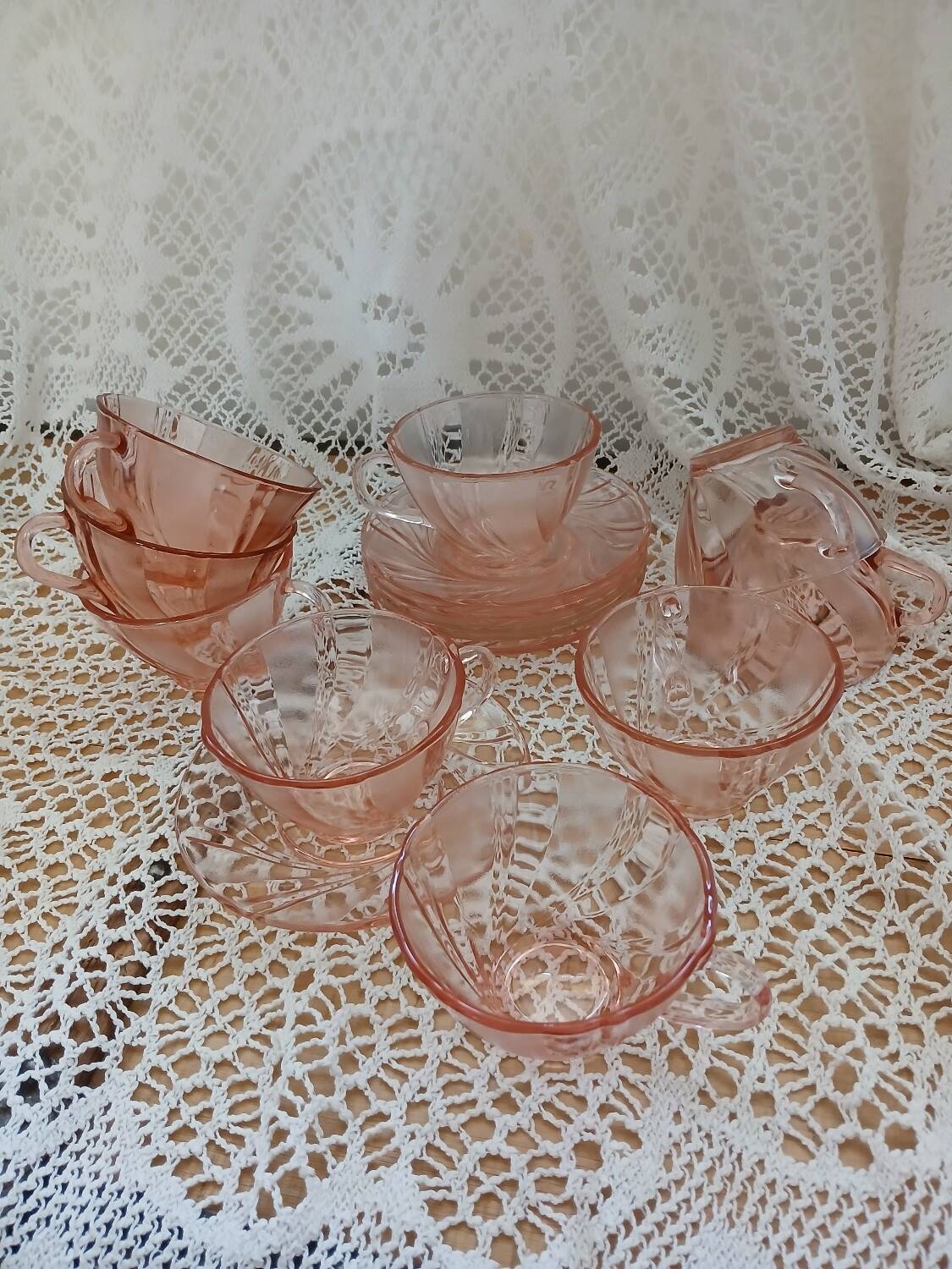 Set of 9 pink Vereco cups