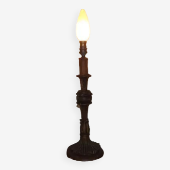 Lampe en bois sculpté vintage