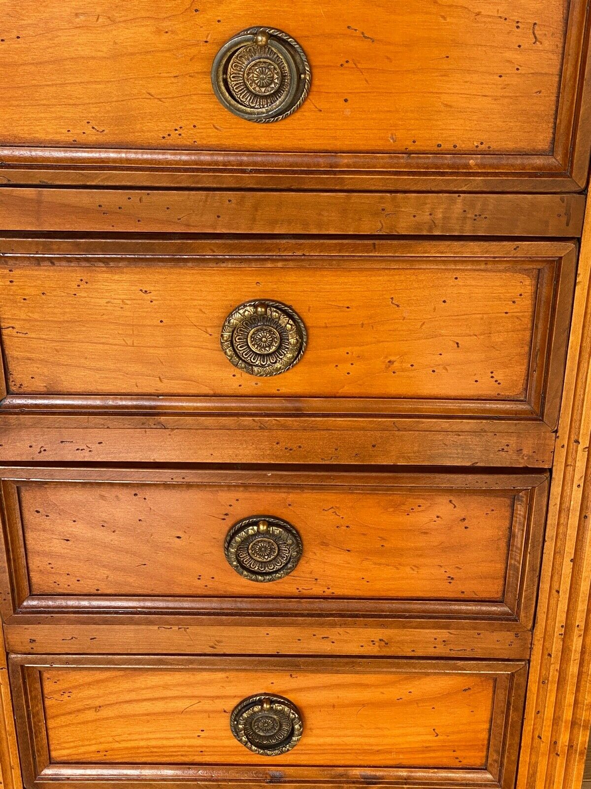 Meuble cinq tiroirs type Louis XVI directoire 1960 anneaux de tirage