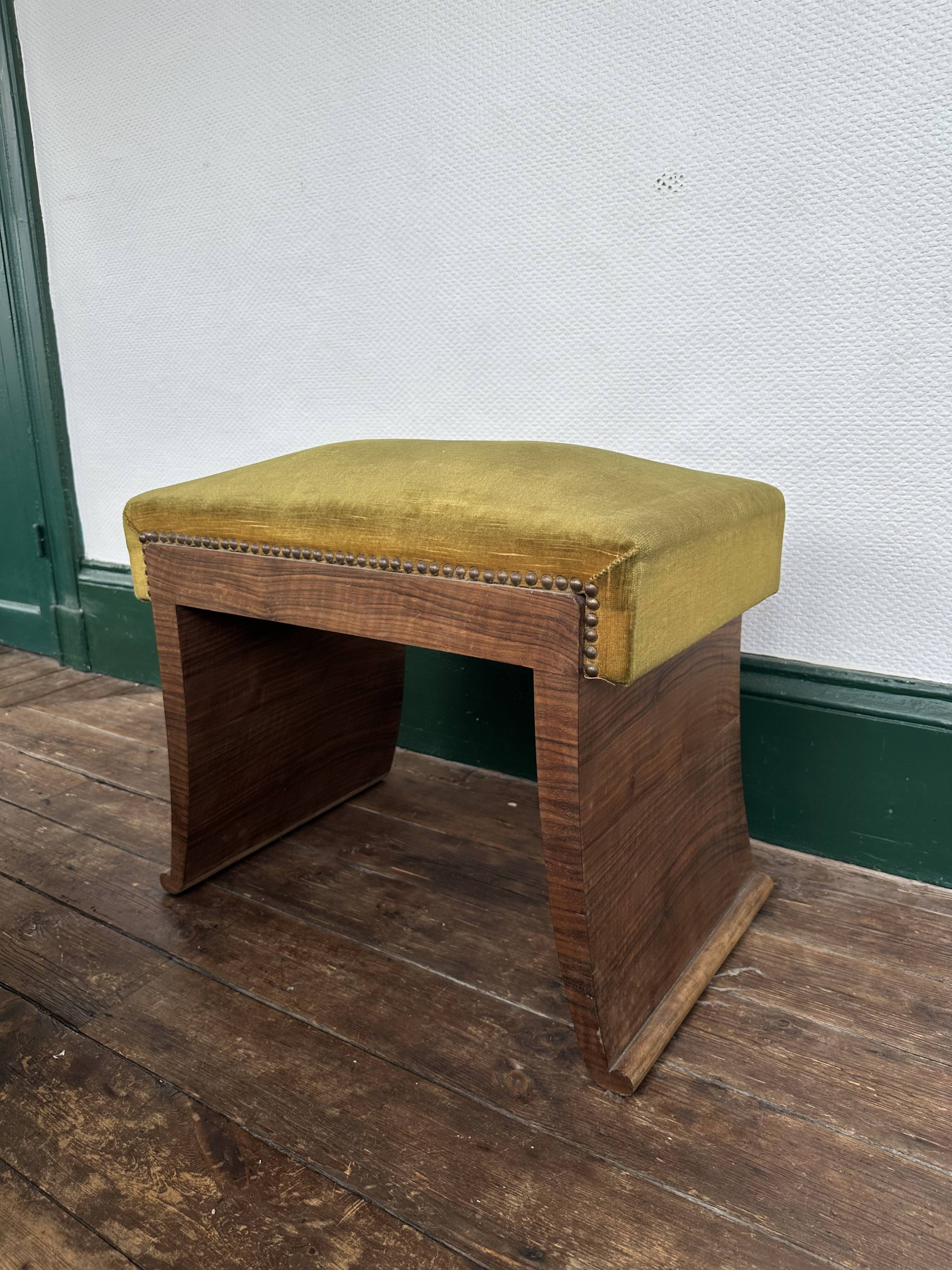 Tabouret style Art Déco en bois et velours