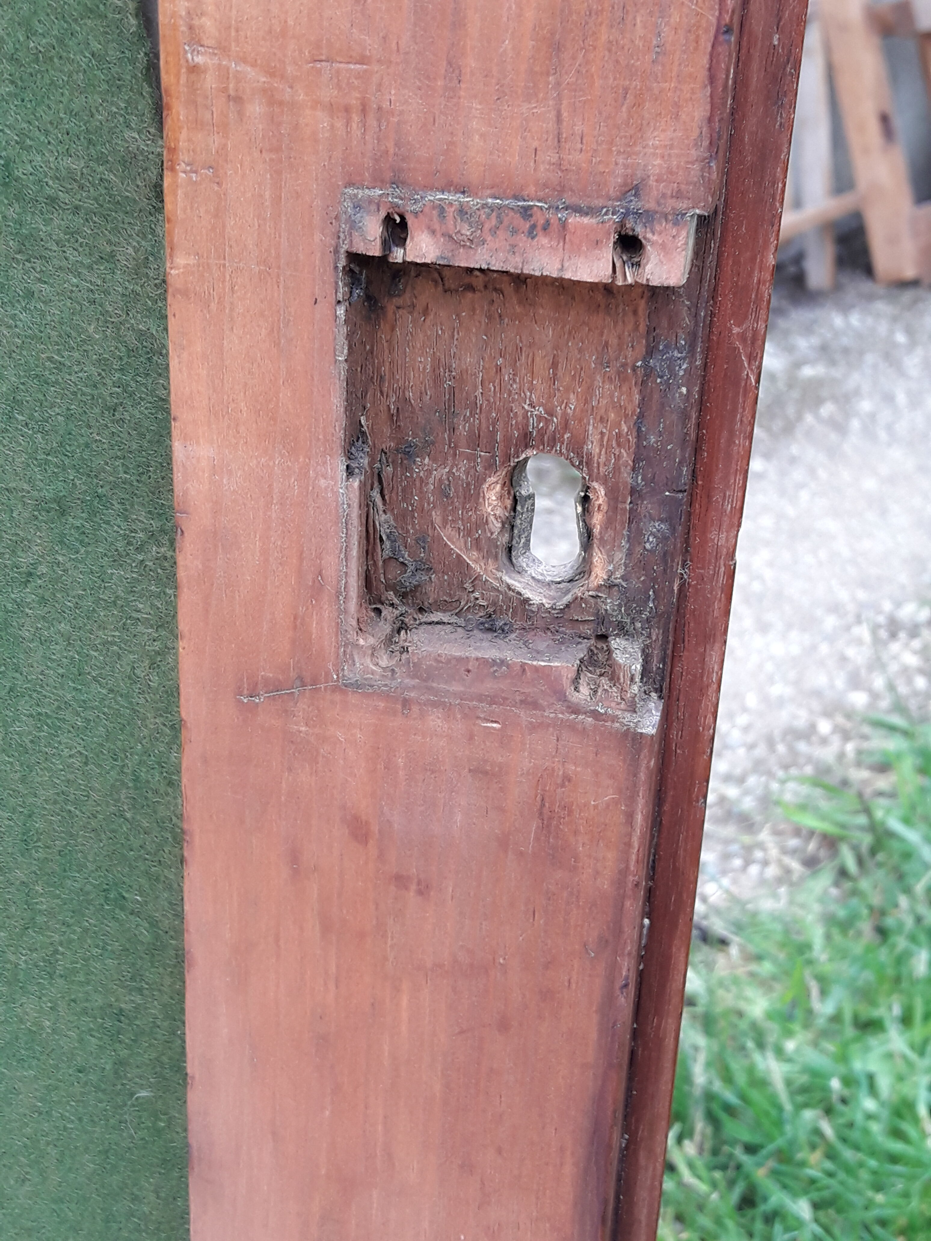 Stepped buffet in flamed mahogany veneer