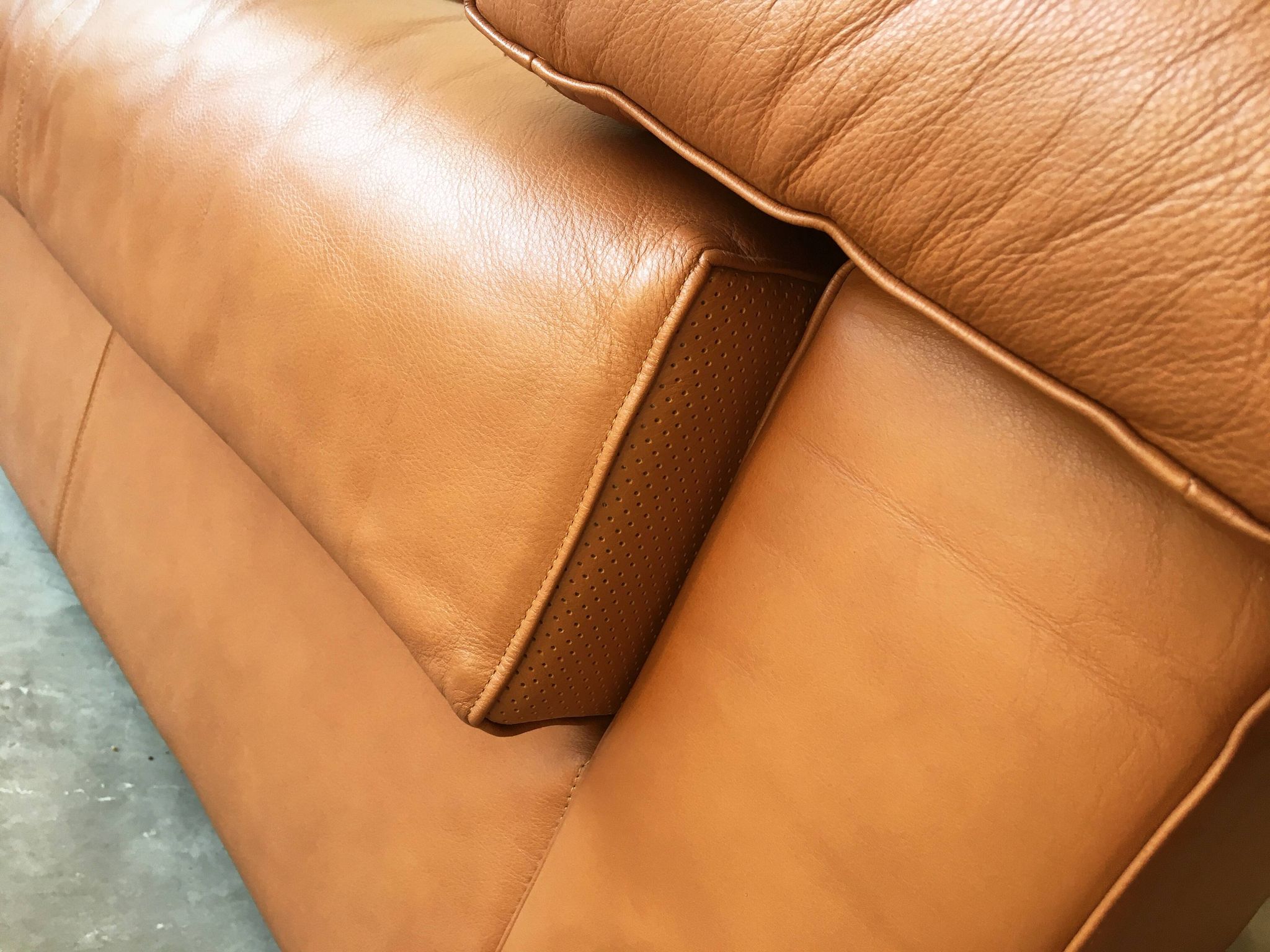 Leather armchair designed by Afra and Tobia Scarpa for B&B Italy, 1970s