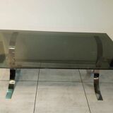 Table basse en métal chromé et verre fumé 1970