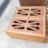Egg shelf