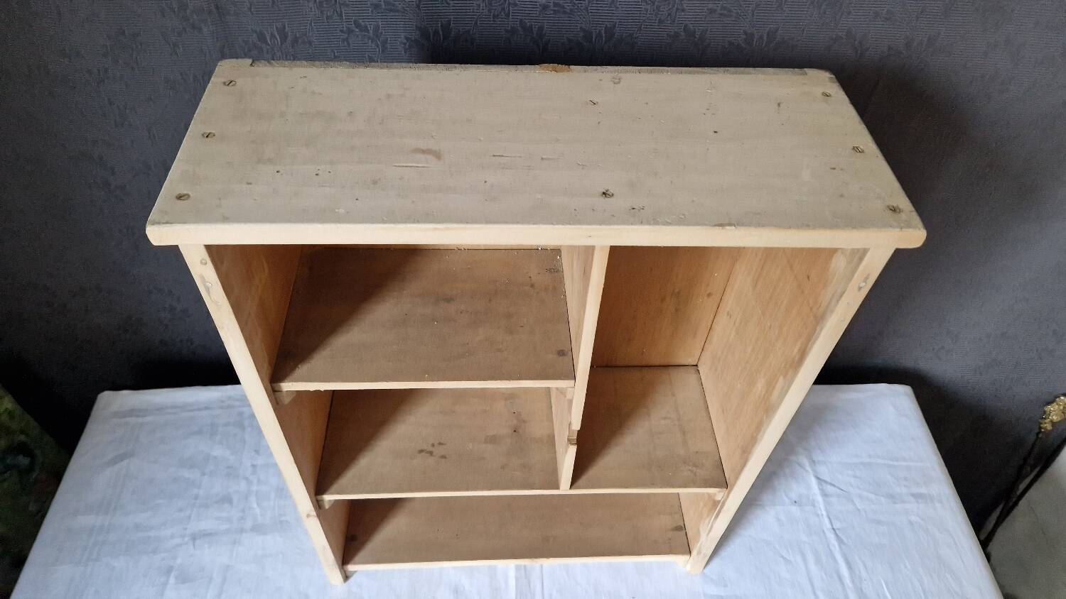 Small locker cabinet