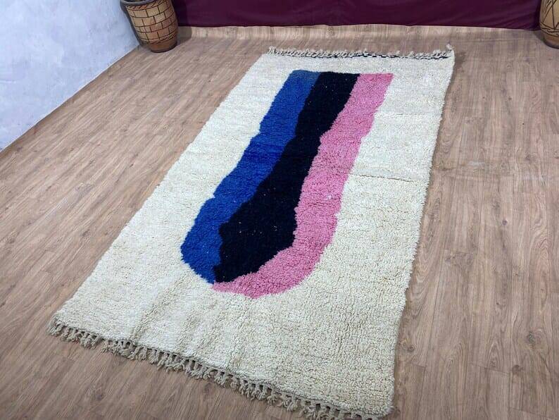 Traditional handmade Berber rug size 150 x 250 cm