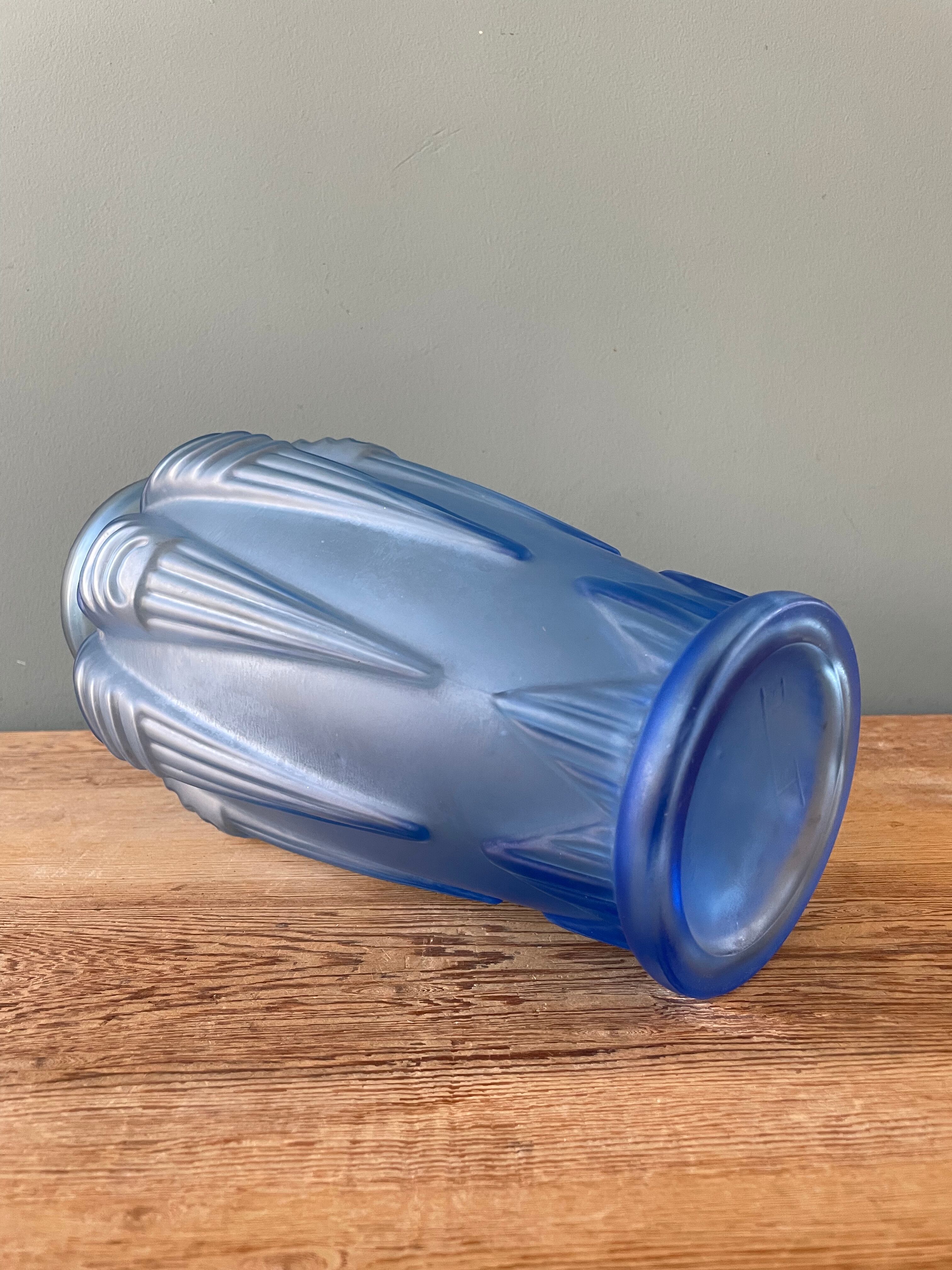 Blue Art Deco vase signed Espaivet France