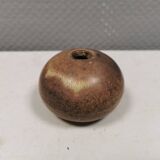 Small delicious vase by Aage Wurtz Denmark 1970-80s.
