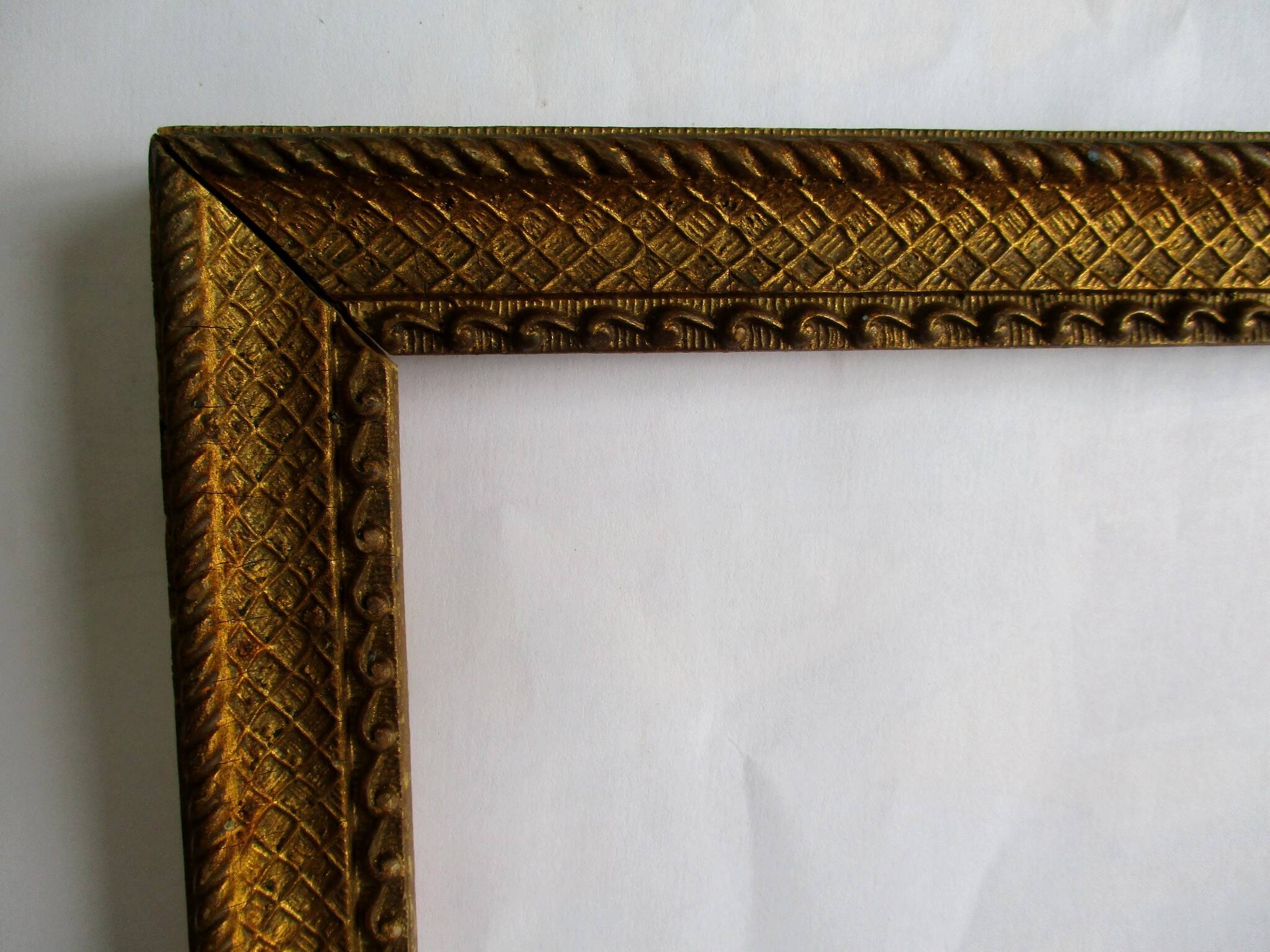 Antique gilded wooden frame for 212 x 272 mm subject