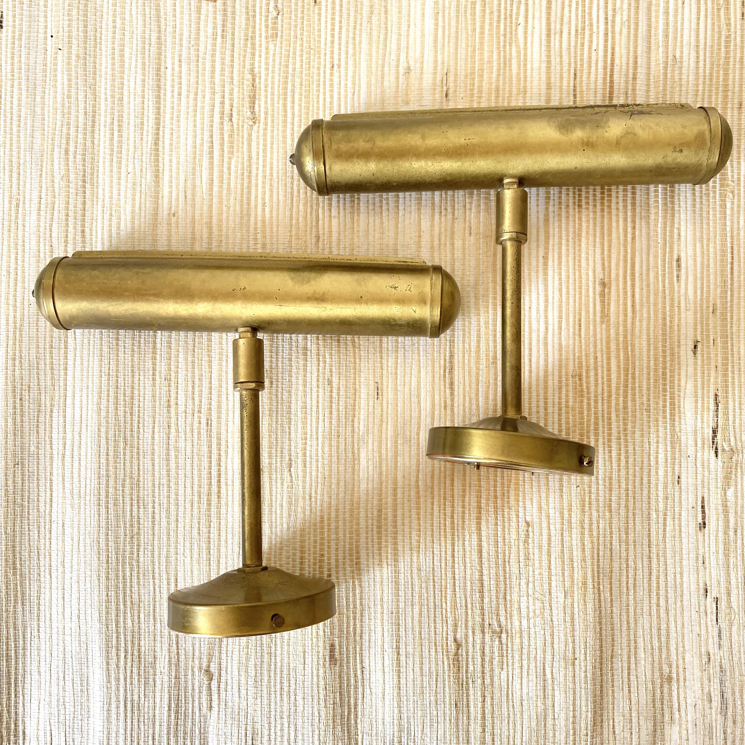 Pair of wall lamps for painting