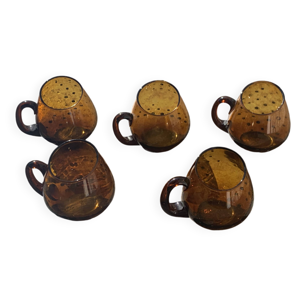 5 mugs, tasses en verre ambré