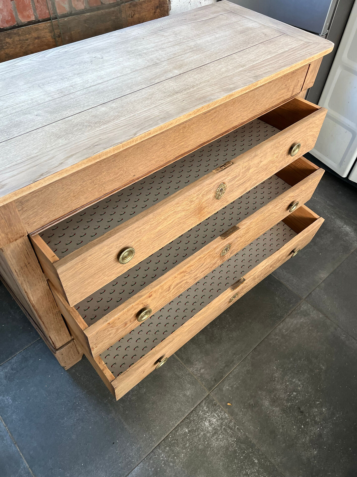 Old sanded oak chest of drawers