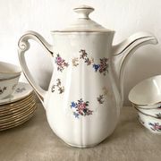 Antique tea set in Amandinoise porcelain