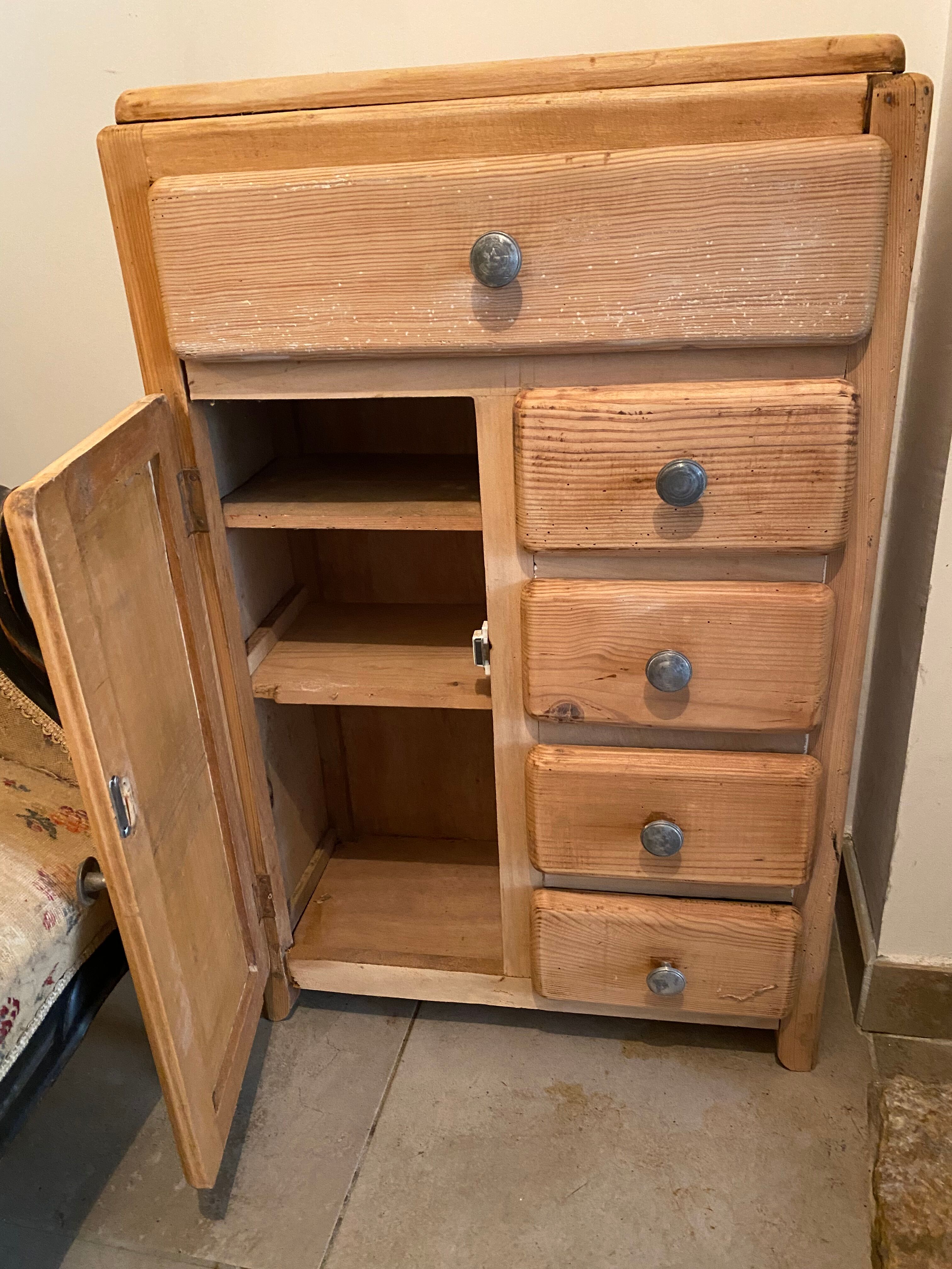 Extra cabinet with drawers