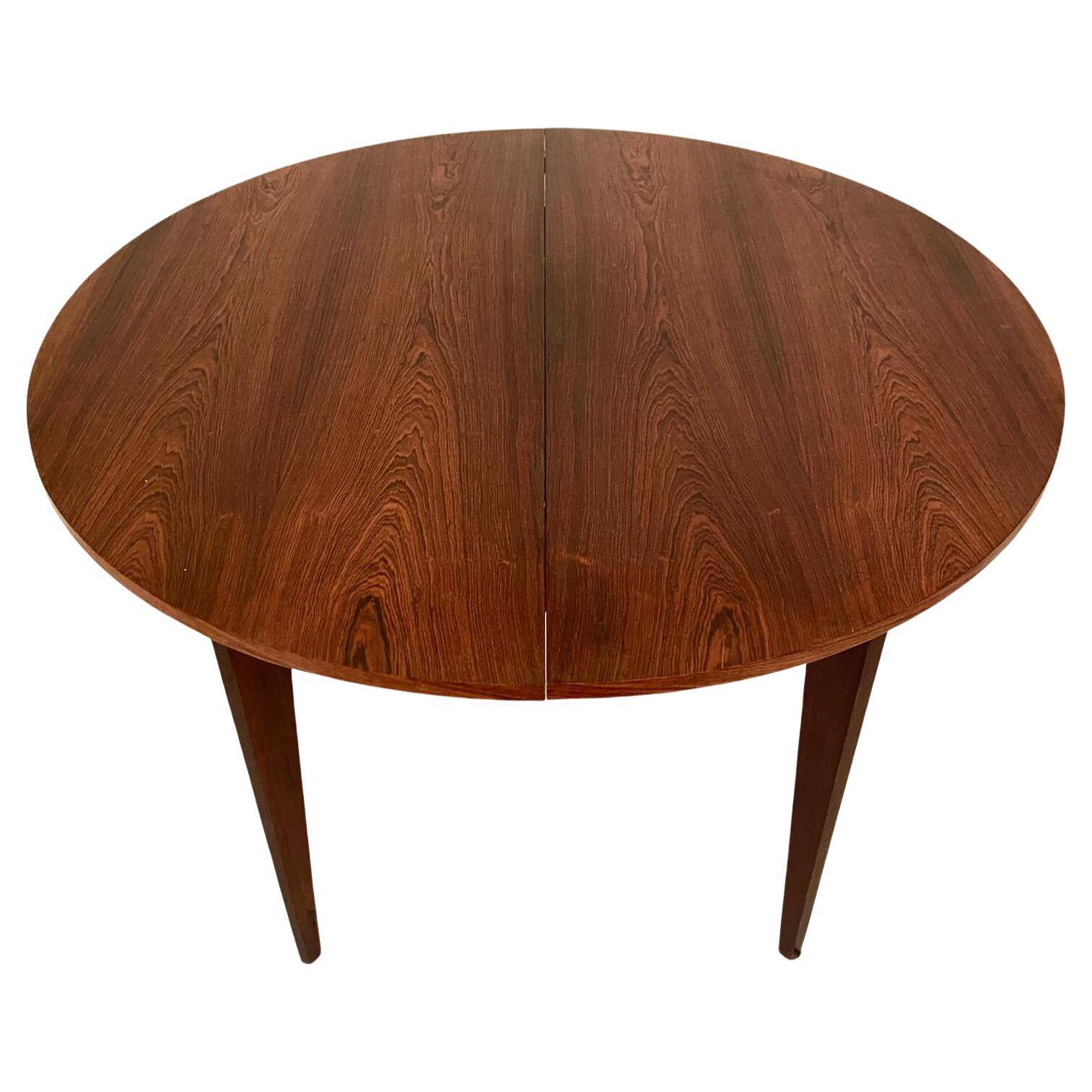 Mid Century Modern Italian Extendible Dining Table,  attributed to Vittorio Dassi, 1960 's
