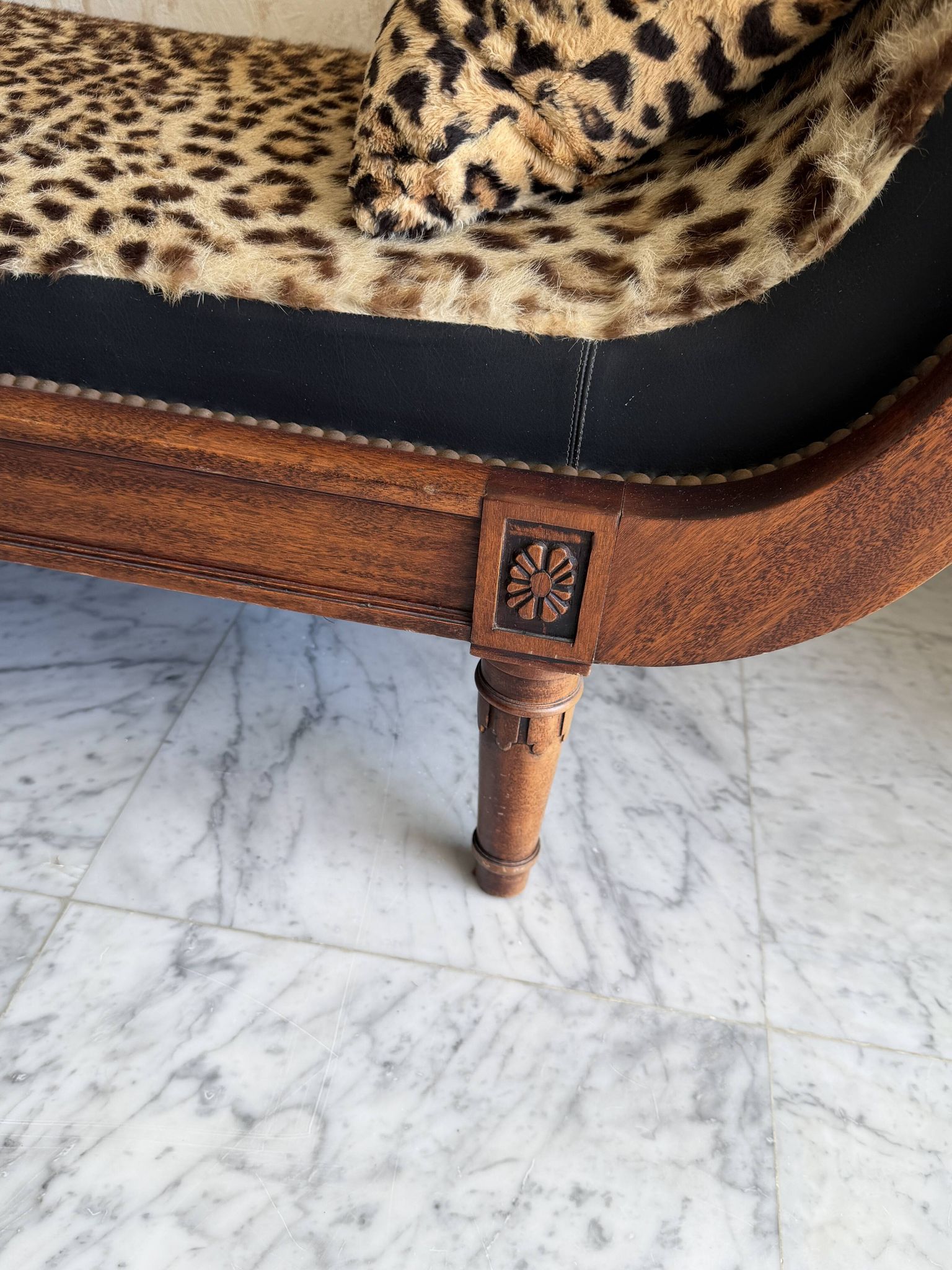 Empire-style wooden daybed / chaise longue