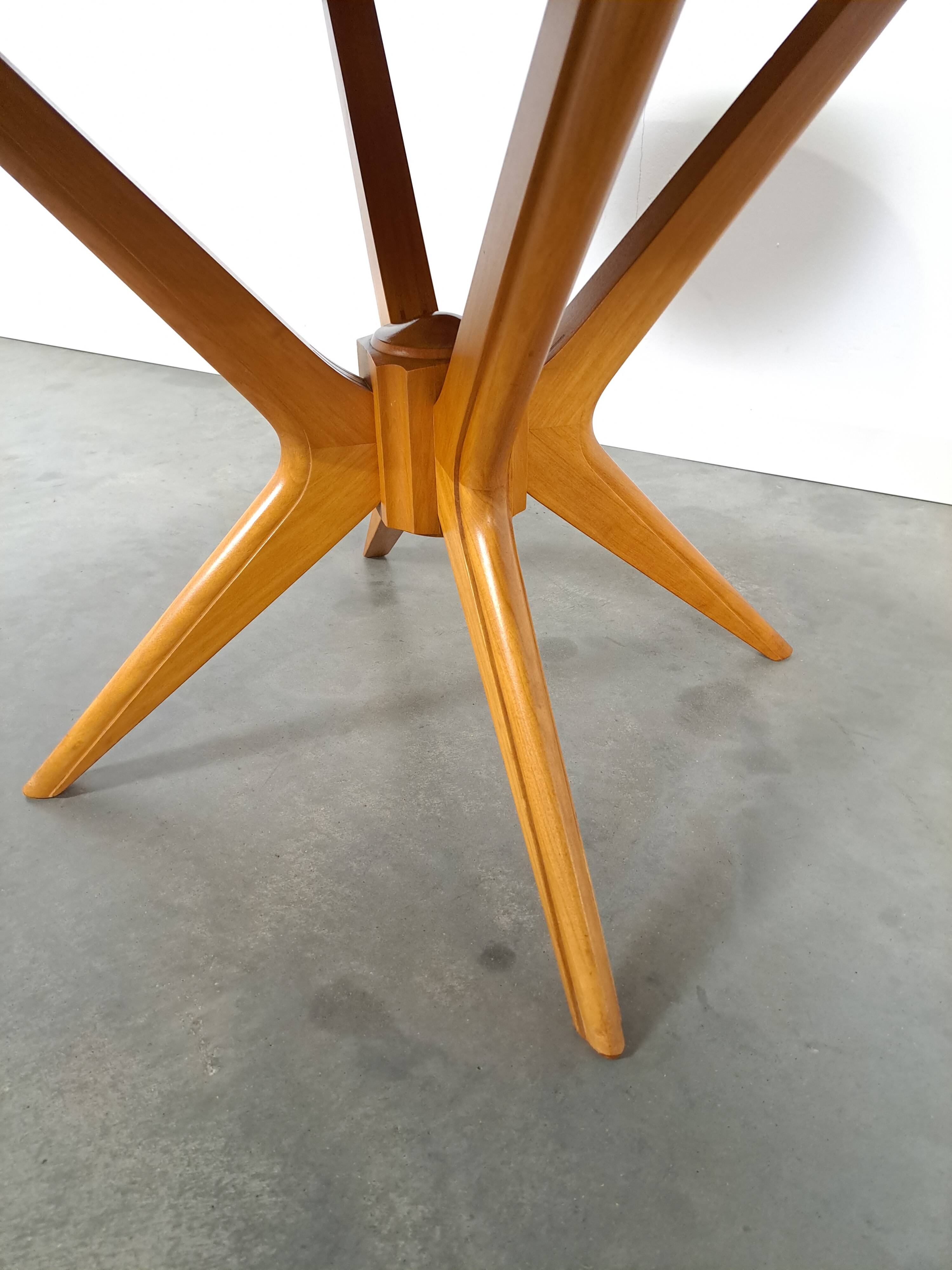 Table basse ronde avec pieds en bois Ilse Möbel