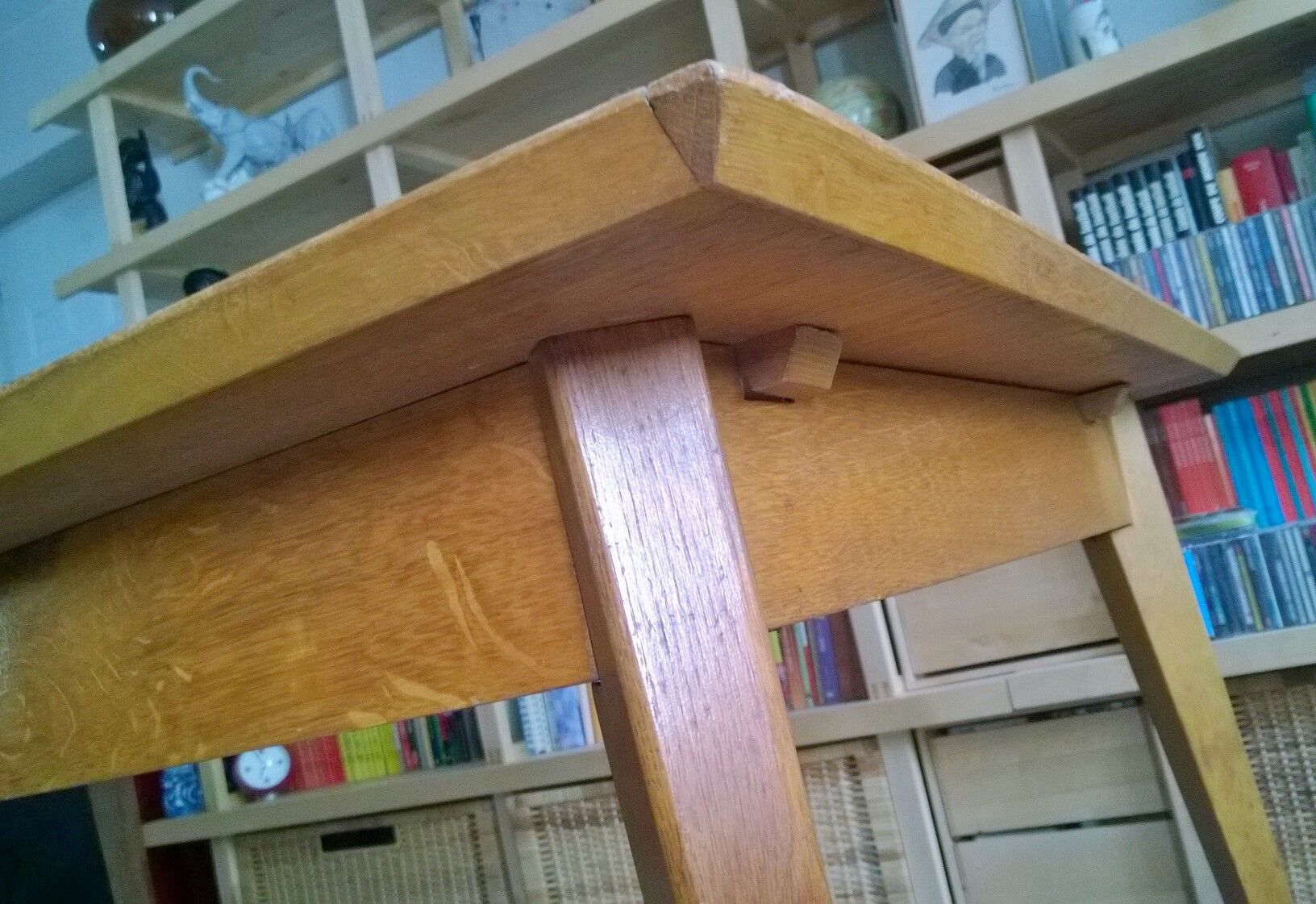 Table en chêne doré 1950