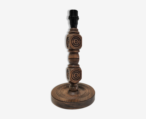 Pied de lampe bois massif à décor de cercles en creux vintage