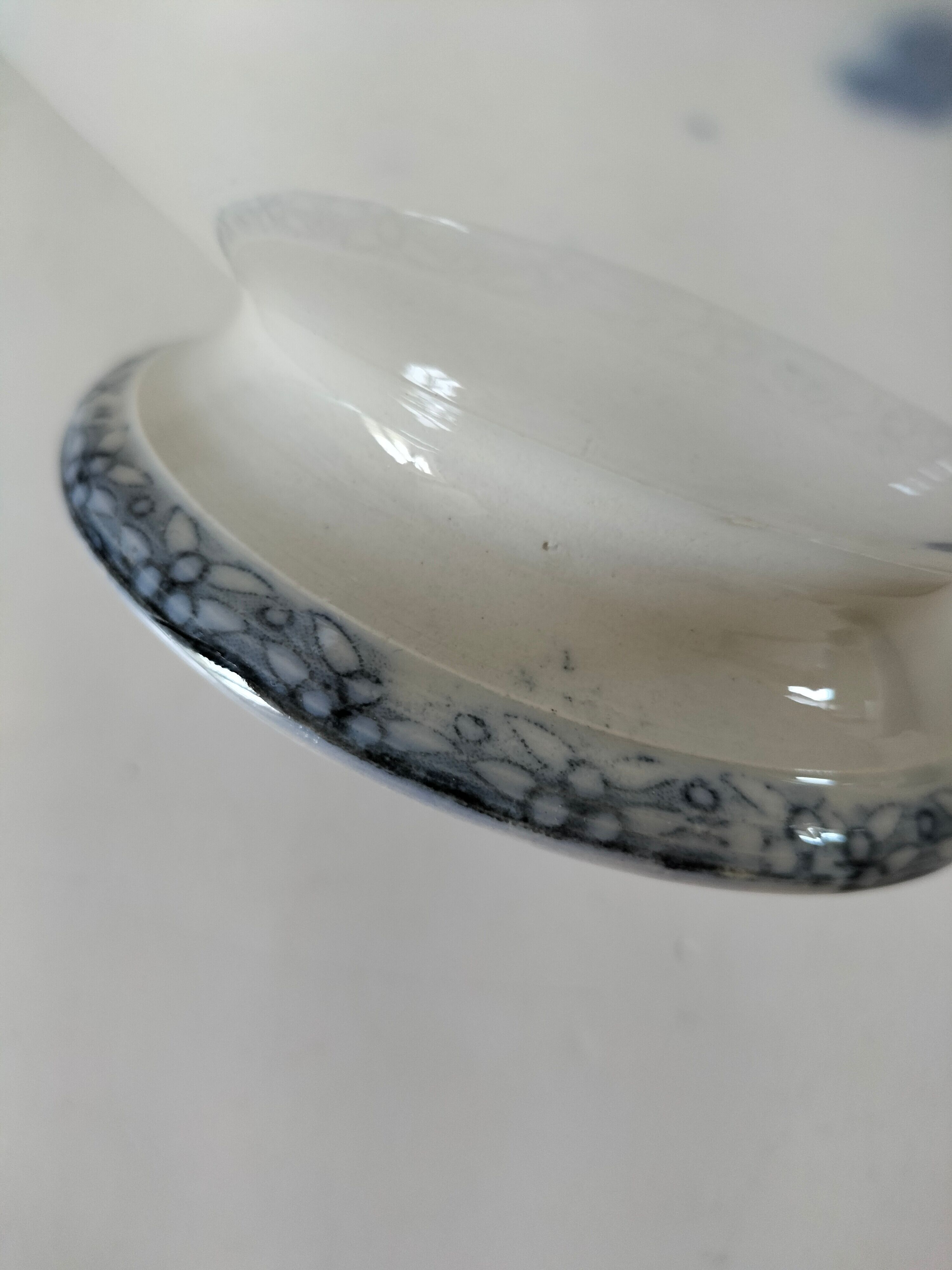 Vegetable dish U&C Sarreguemines with handles, Royat model in blue decoration.